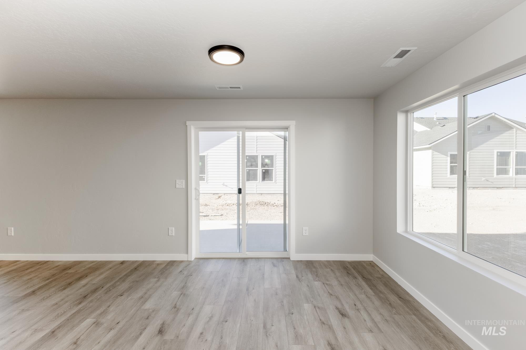 property viewer photo 6