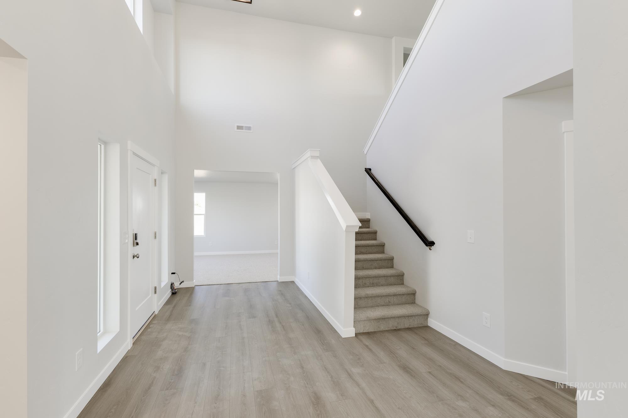 property viewer photo 2