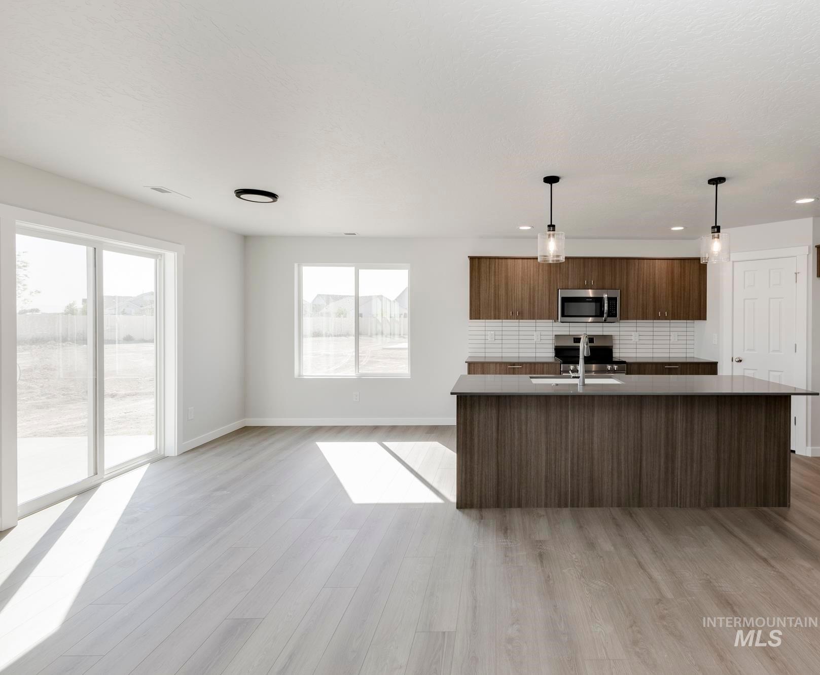 property viewer photo 3