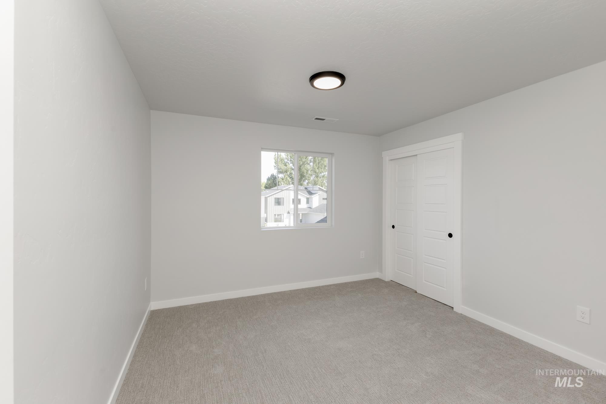 property viewer photo 16