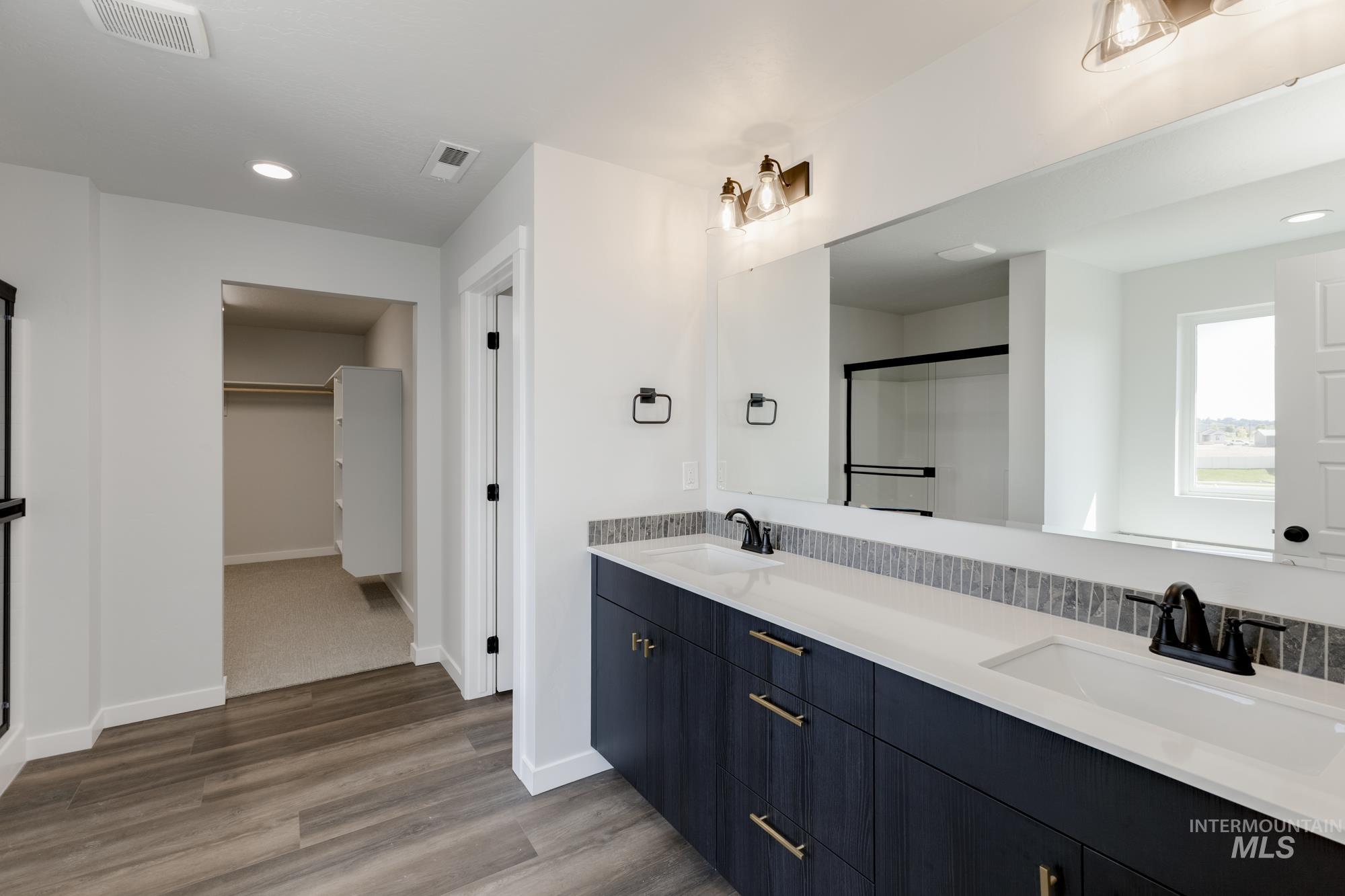 property viewer photo 24