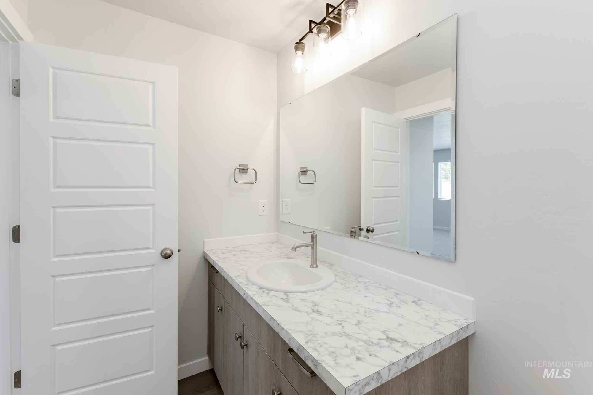 property viewer photo 18