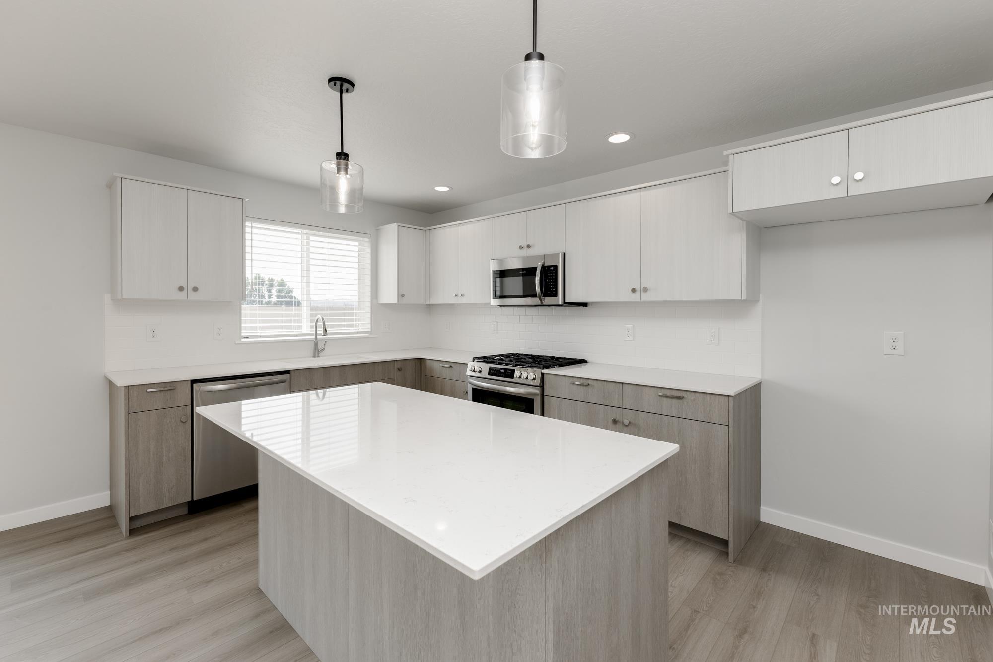 property viewer photo 3