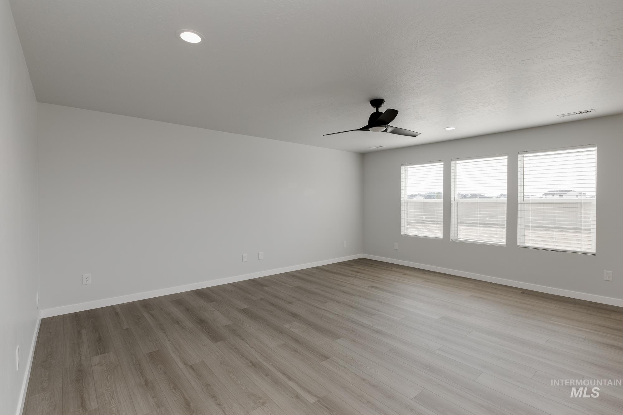property viewer photo 7