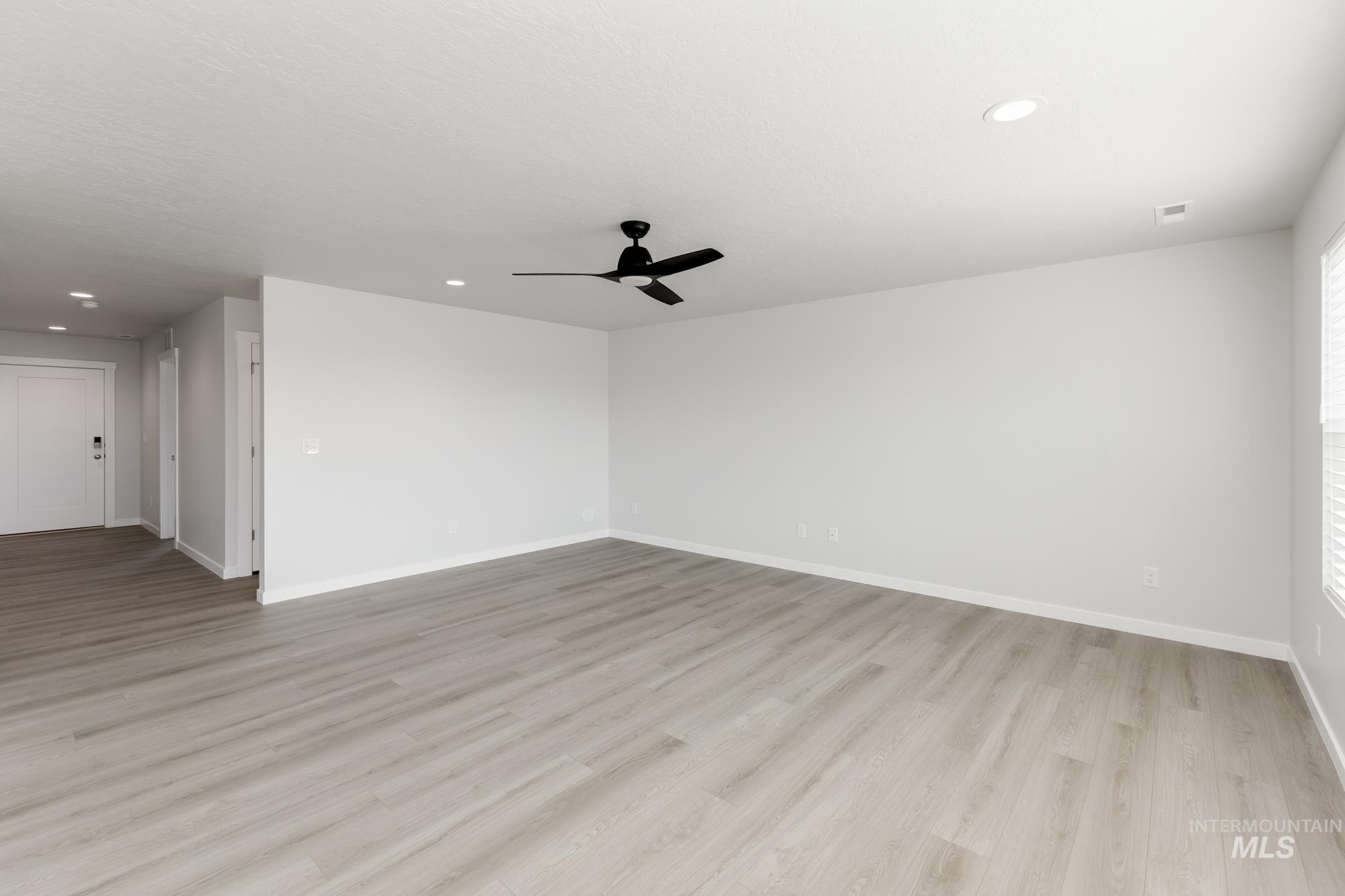 property viewer photo 8