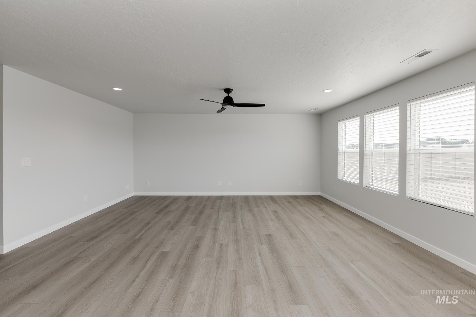 property viewer photo 9