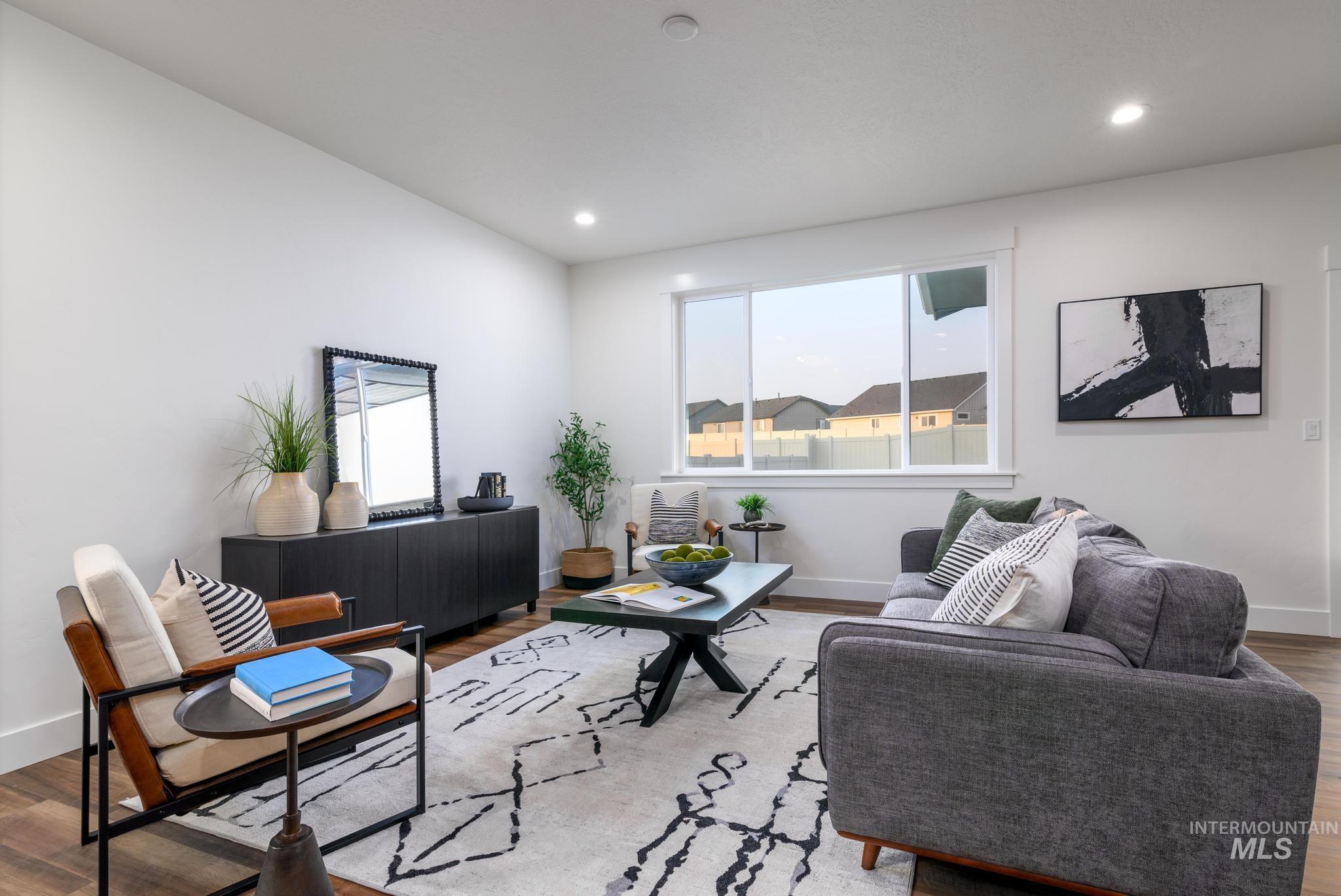 property viewer photo 2