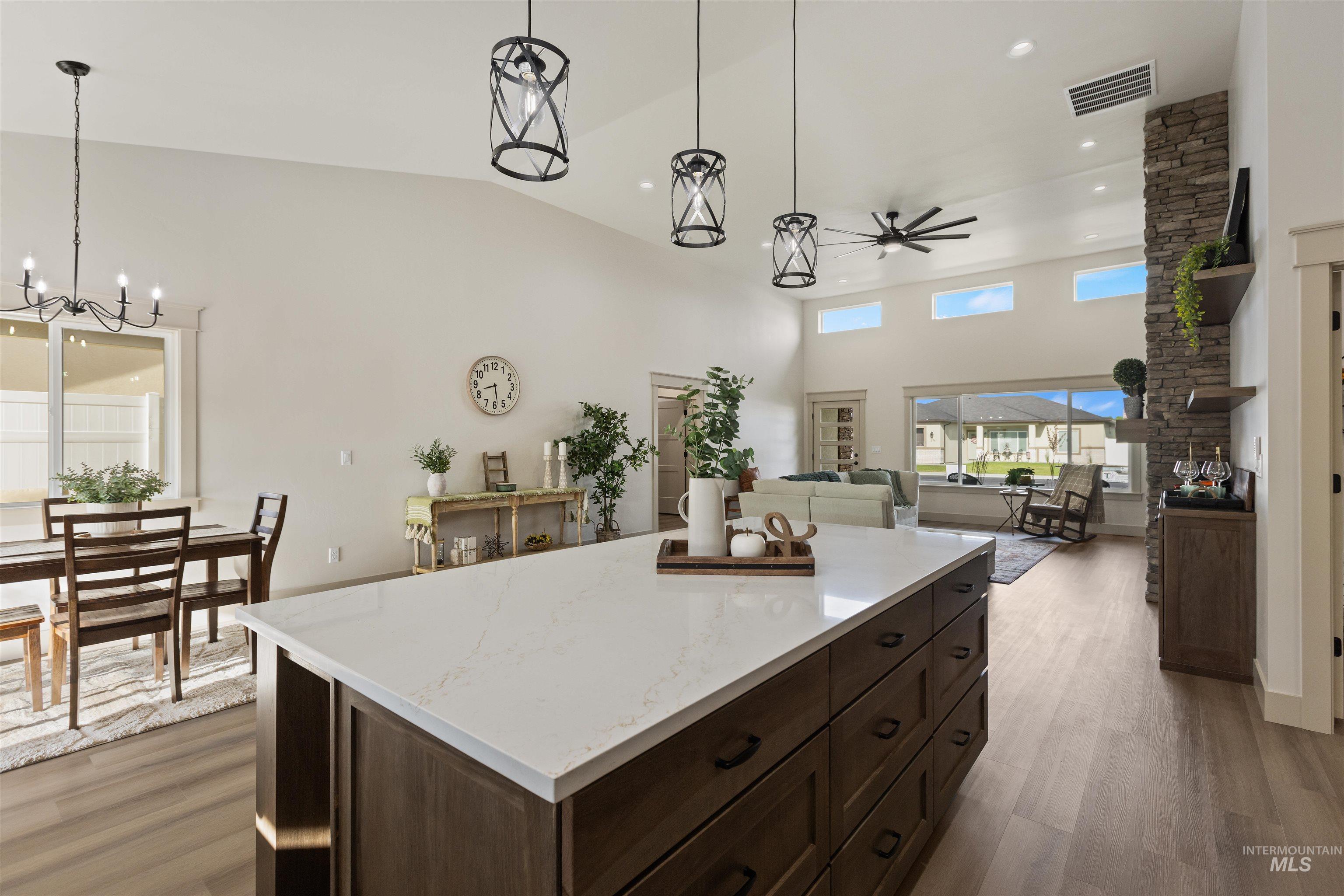 property viewer photo 20