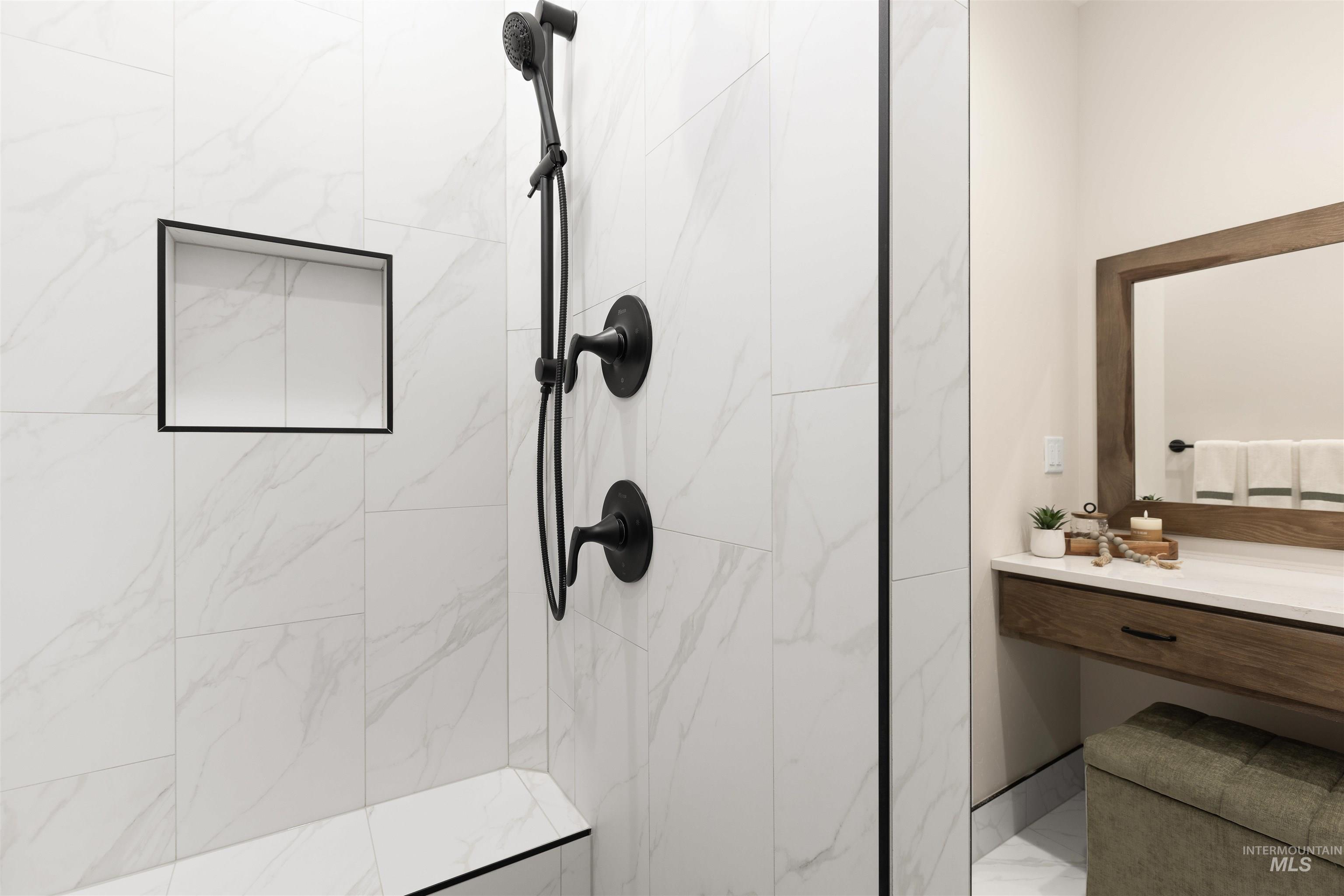 property viewer photo 30