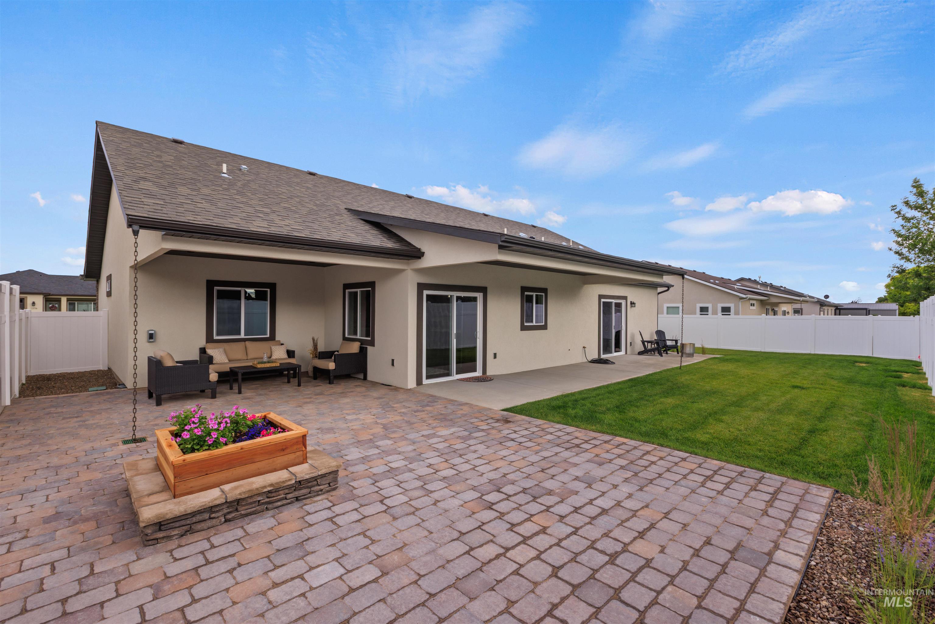 property viewer photo 35