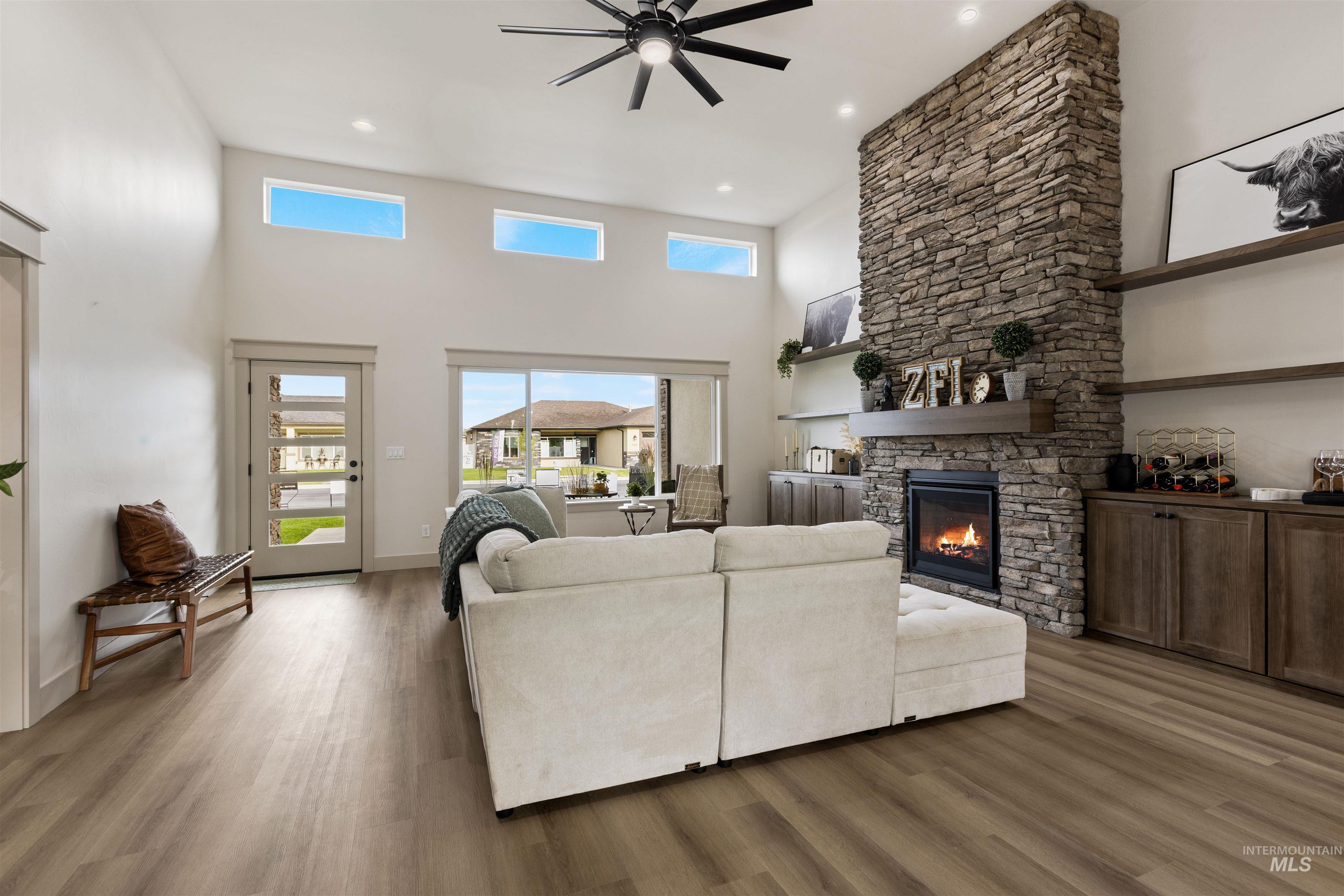 property viewer photo 6