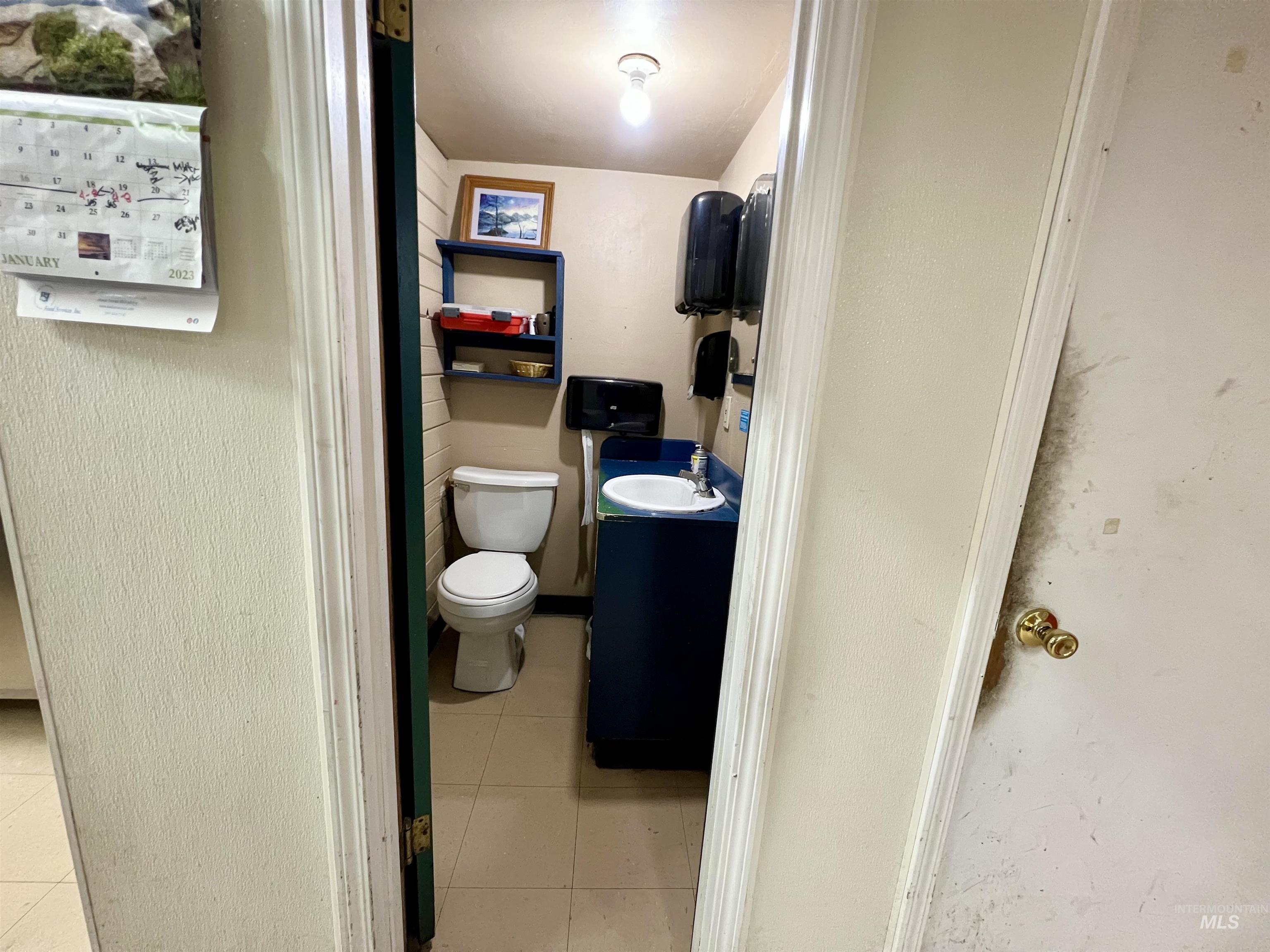 main property photo 13