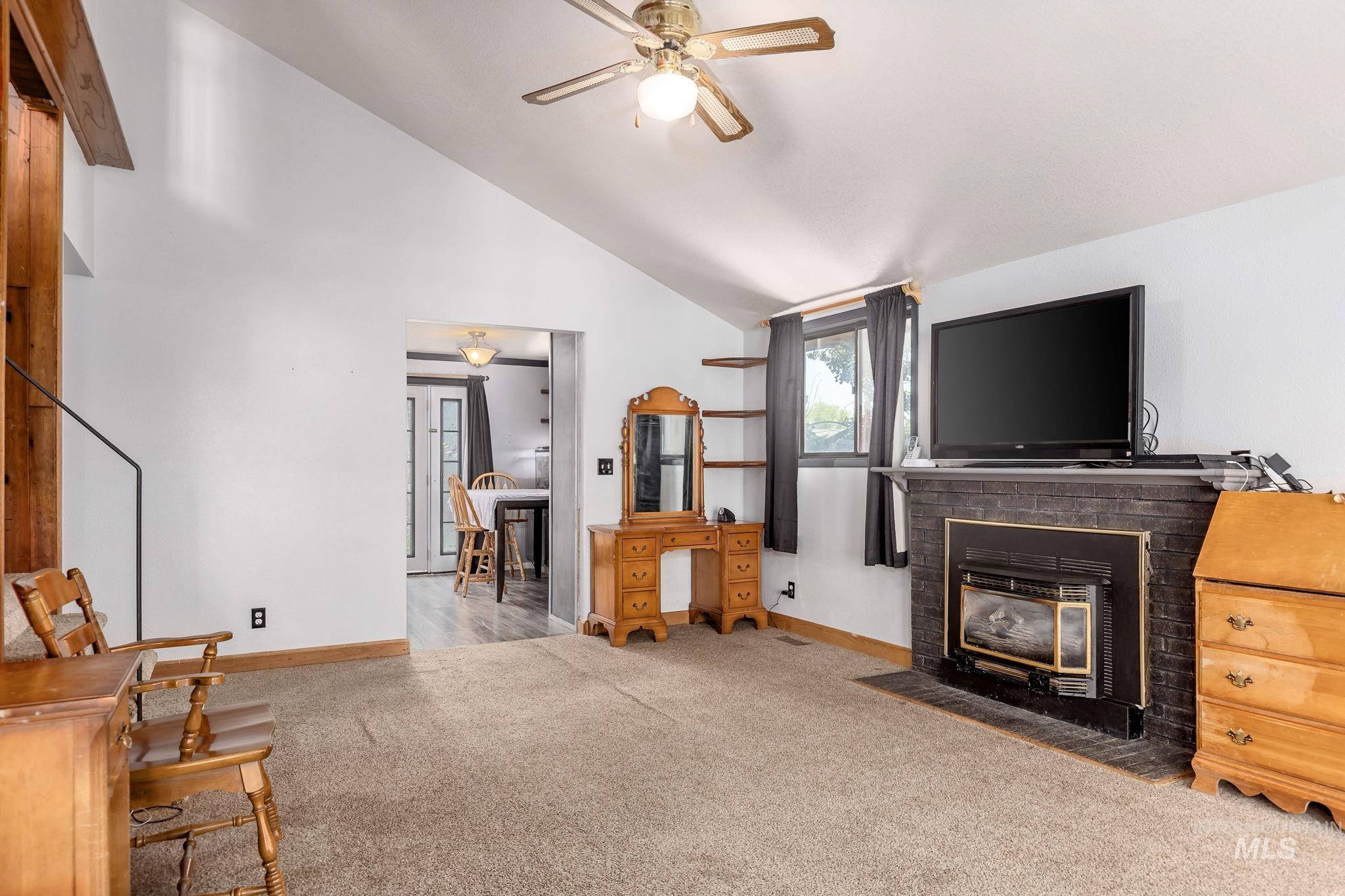 property viewer photo 6