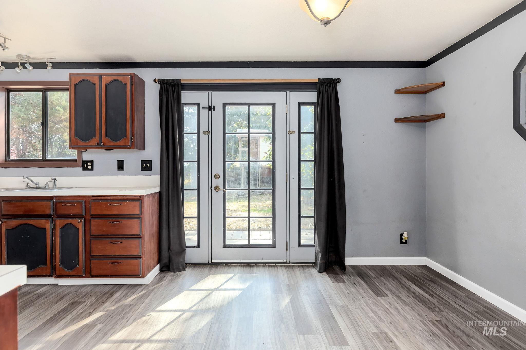 property viewer photo 7