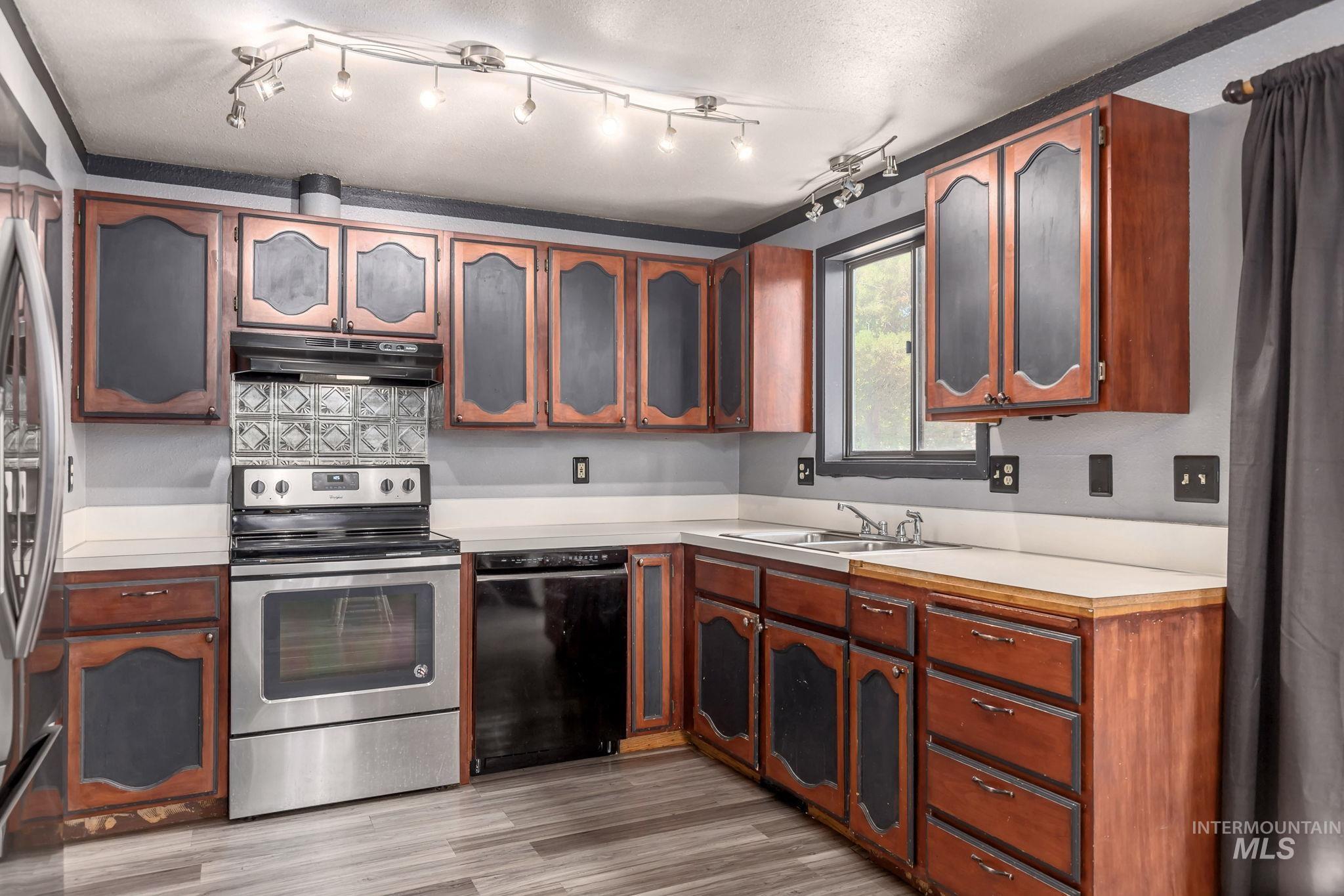 property viewer photo 9