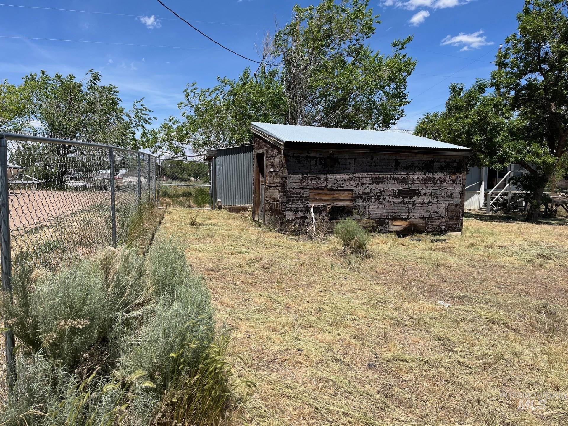 main property photo 27