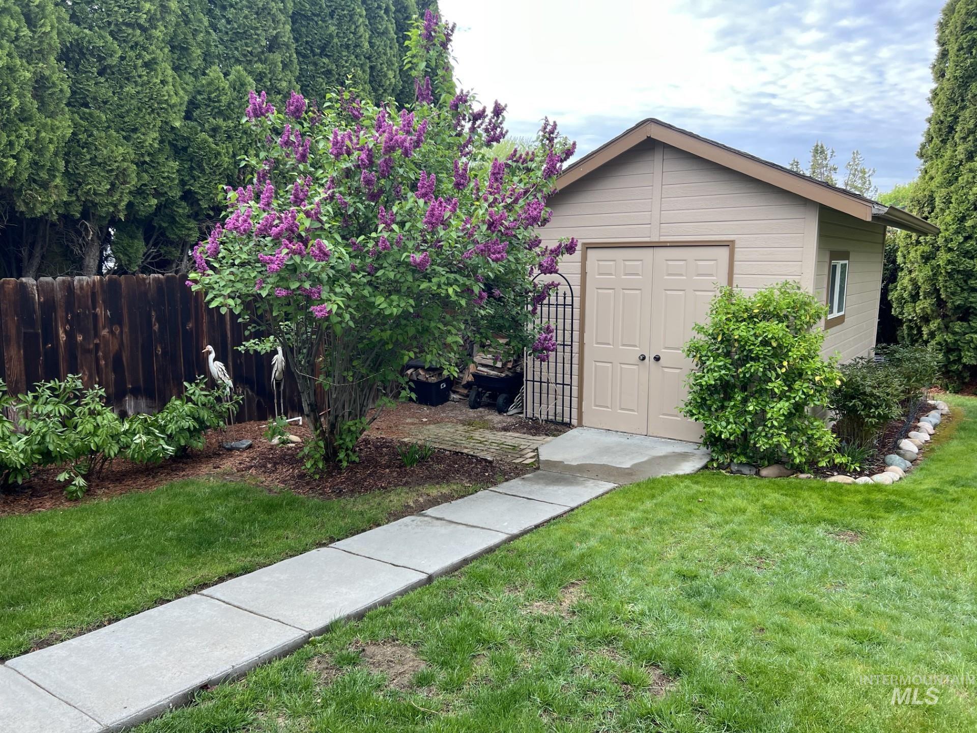 property viewer photo 2