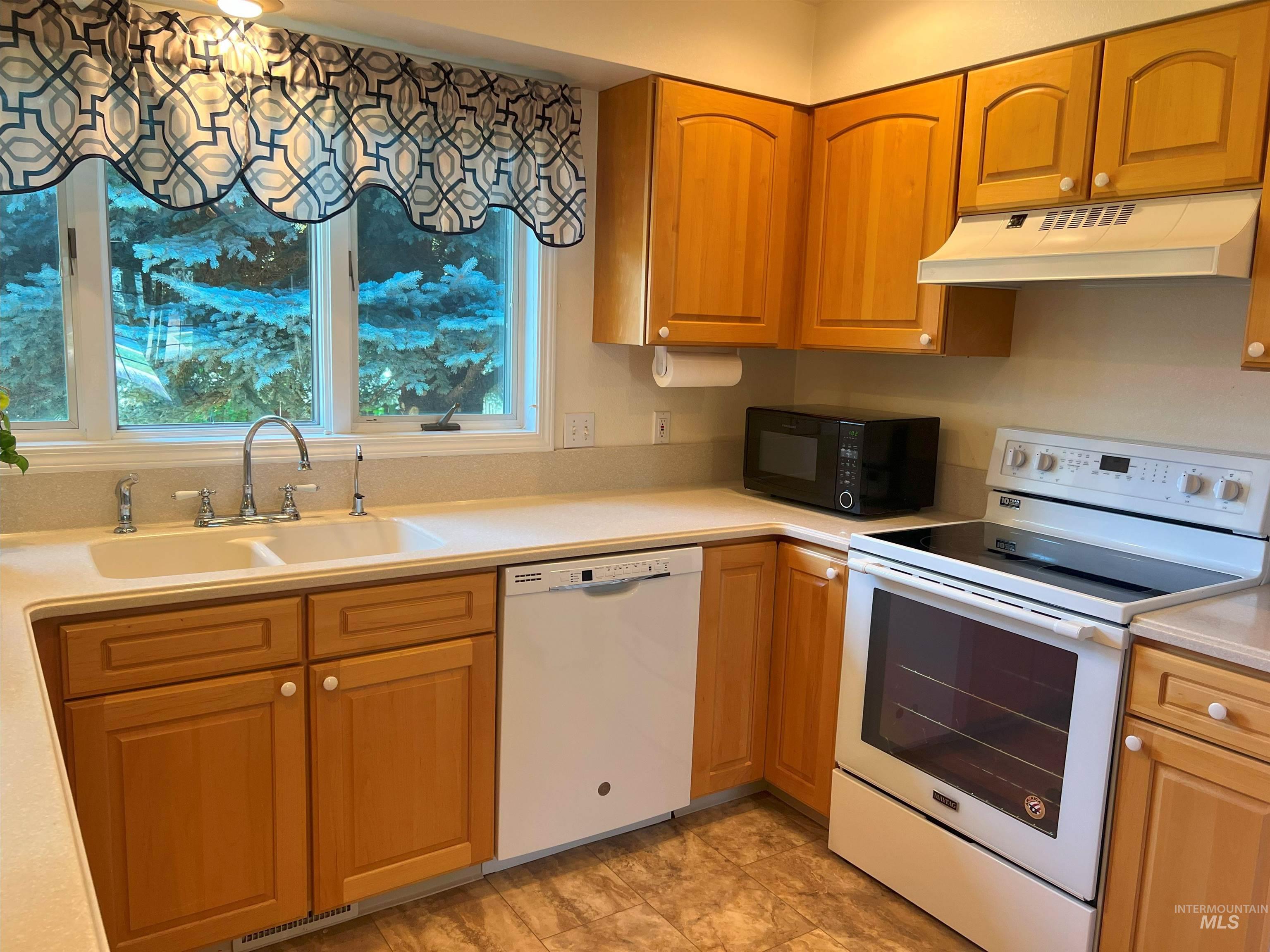 property viewer photo 7