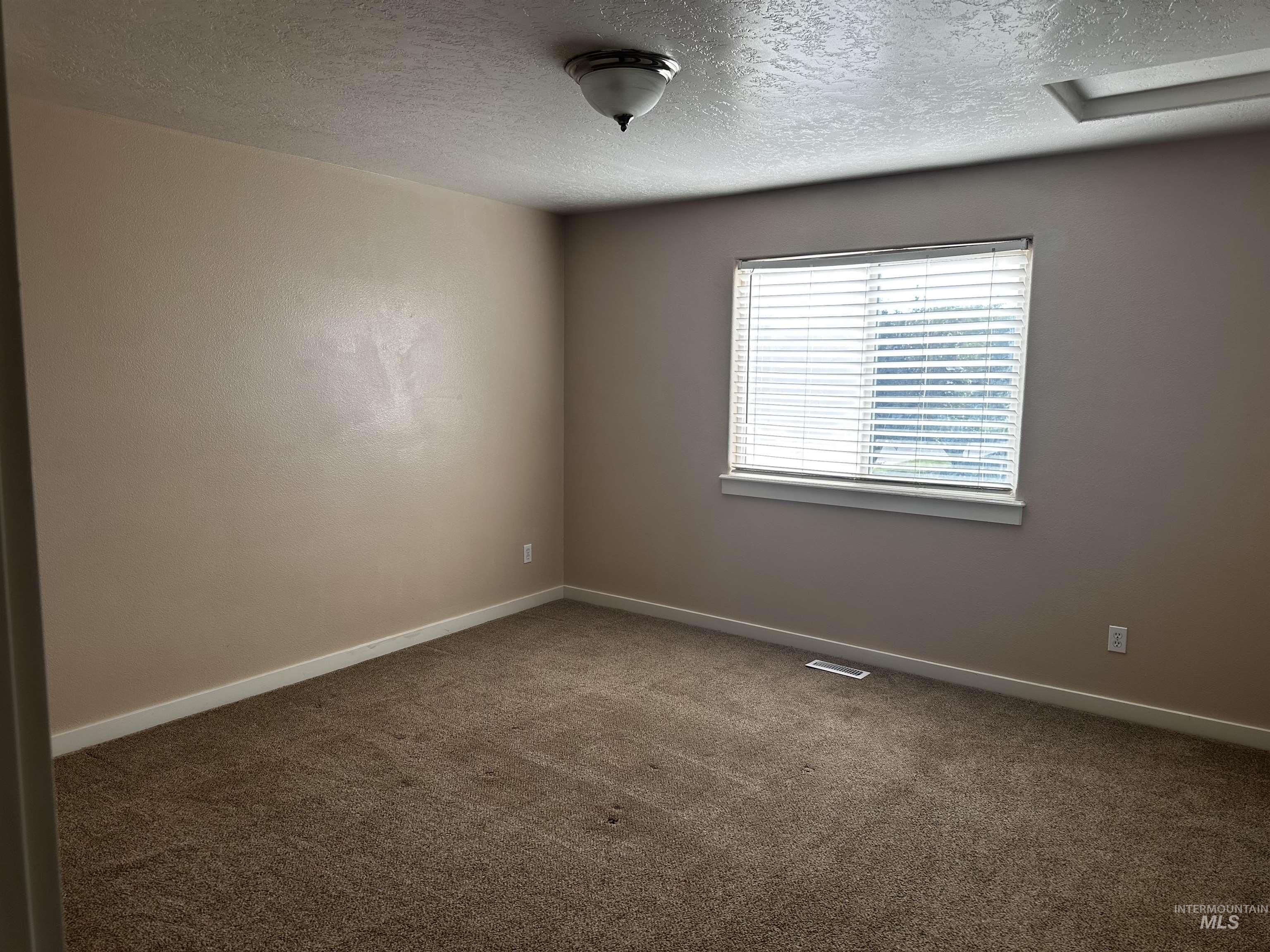 property viewer photo 9