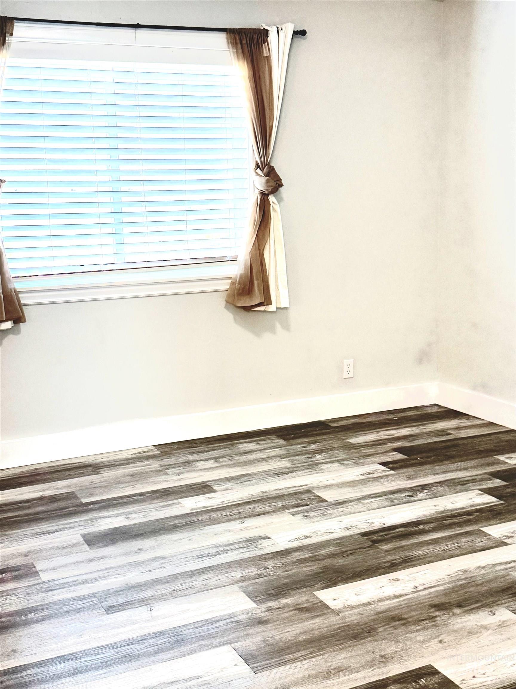 property viewer photo 20