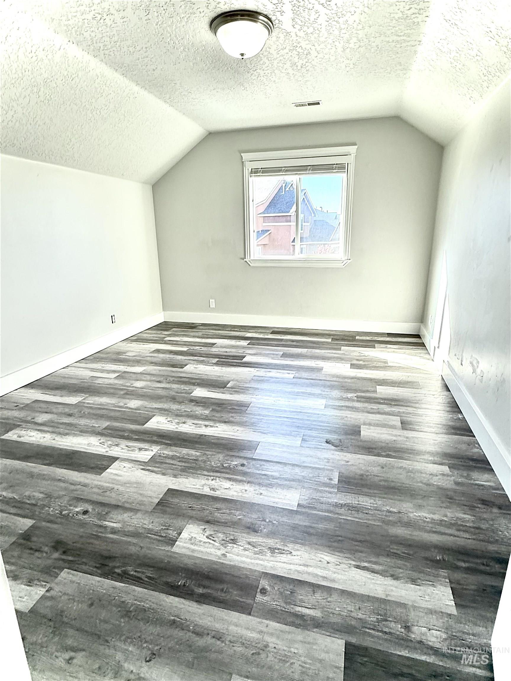 property viewer photo 23