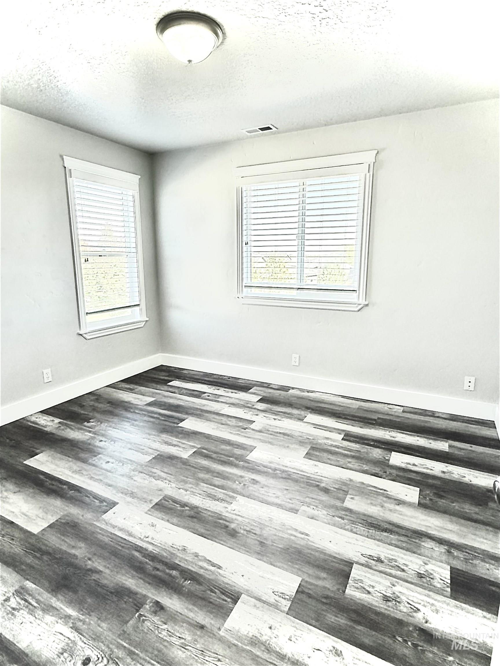 property viewer photo 8