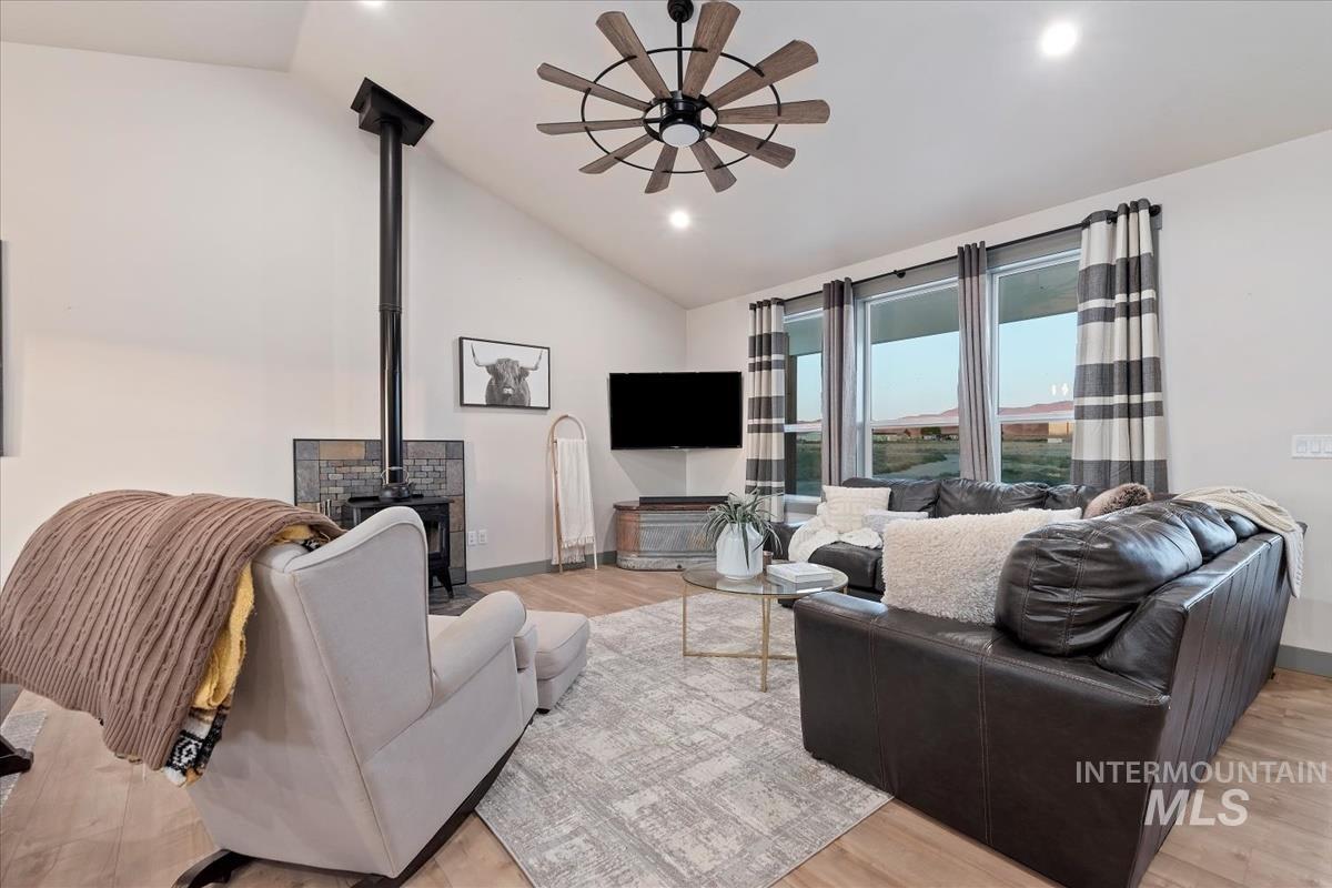 property viewer photo 4