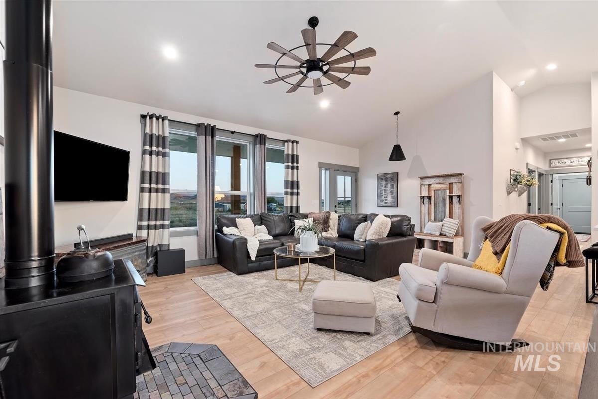 property viewer photo 6