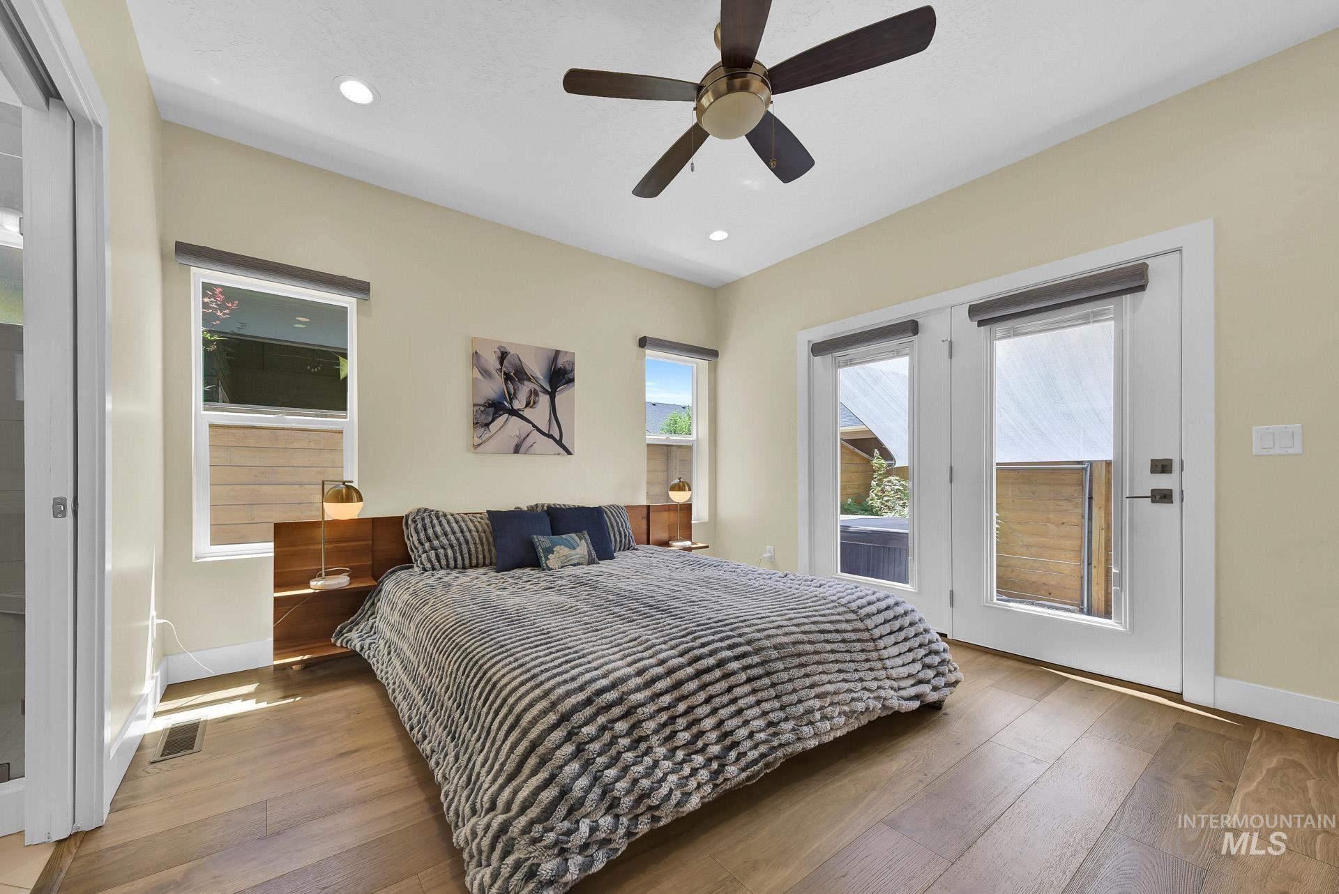 property viewer photo 20