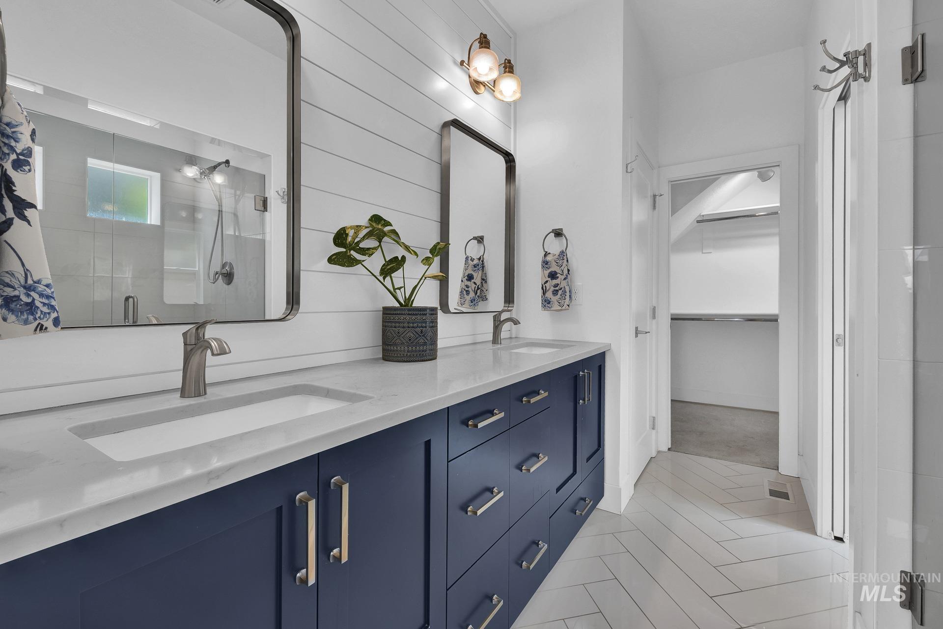 property viewer photo 23