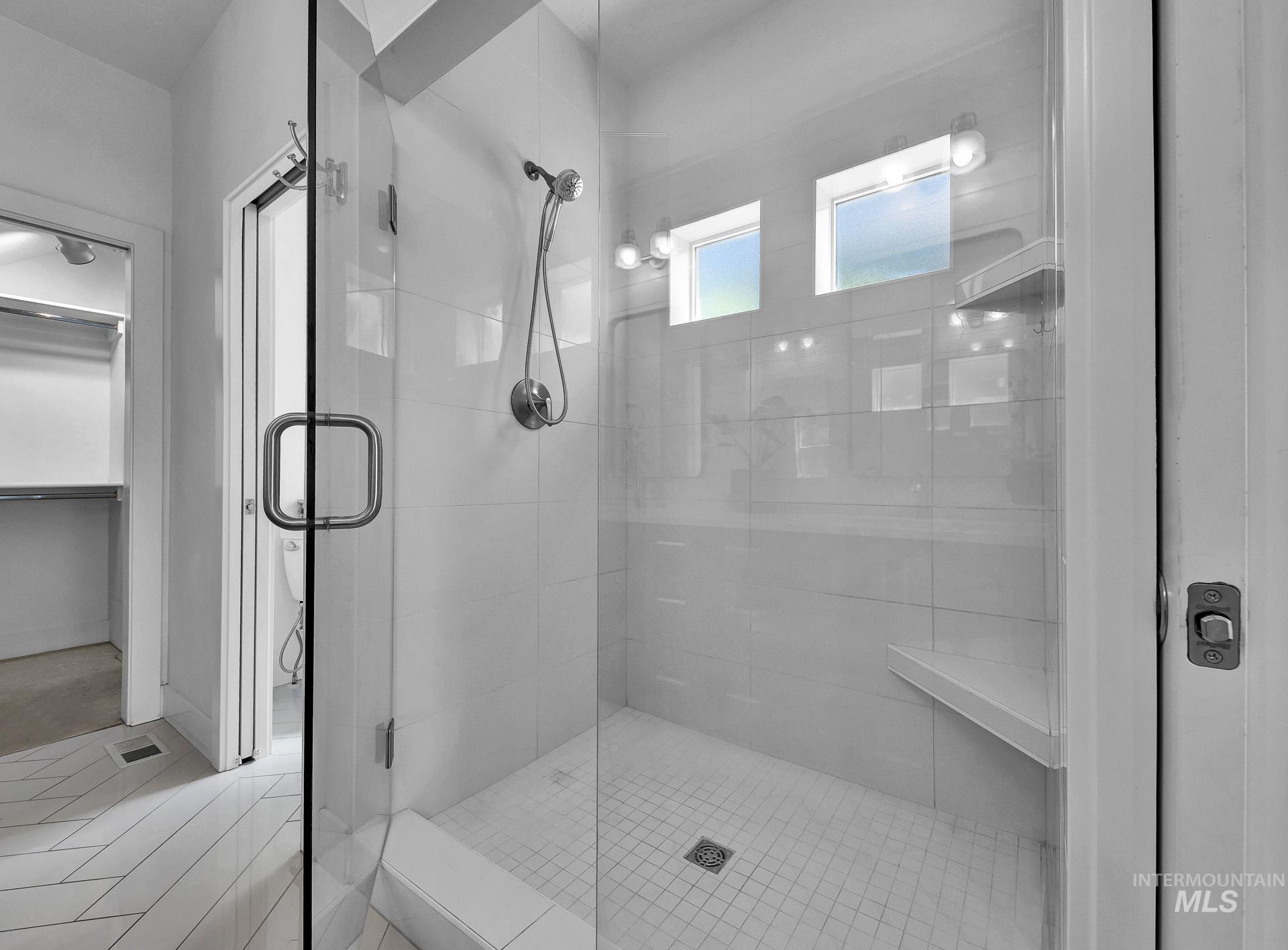 property viewer photo 24