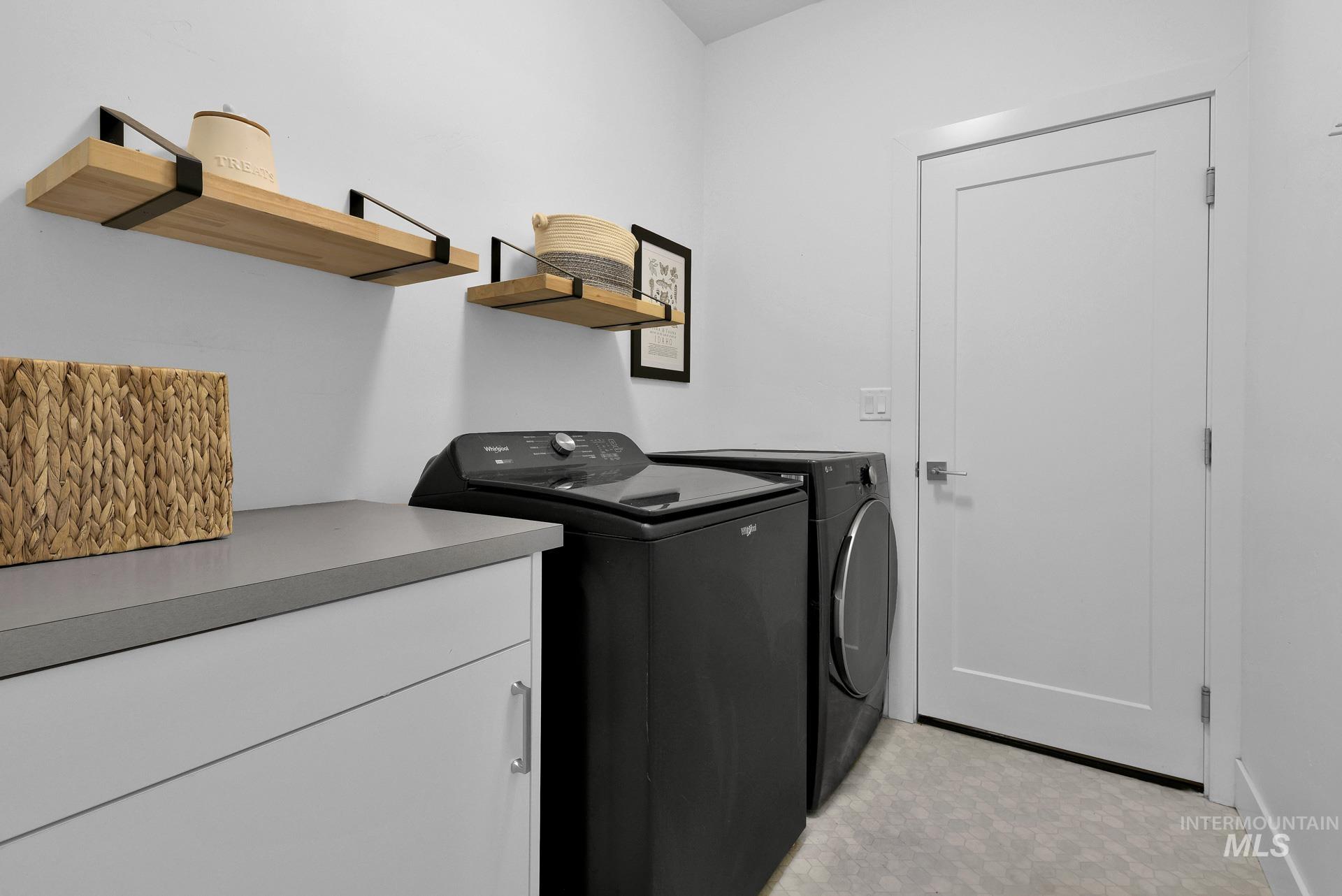 property viewer photo 27