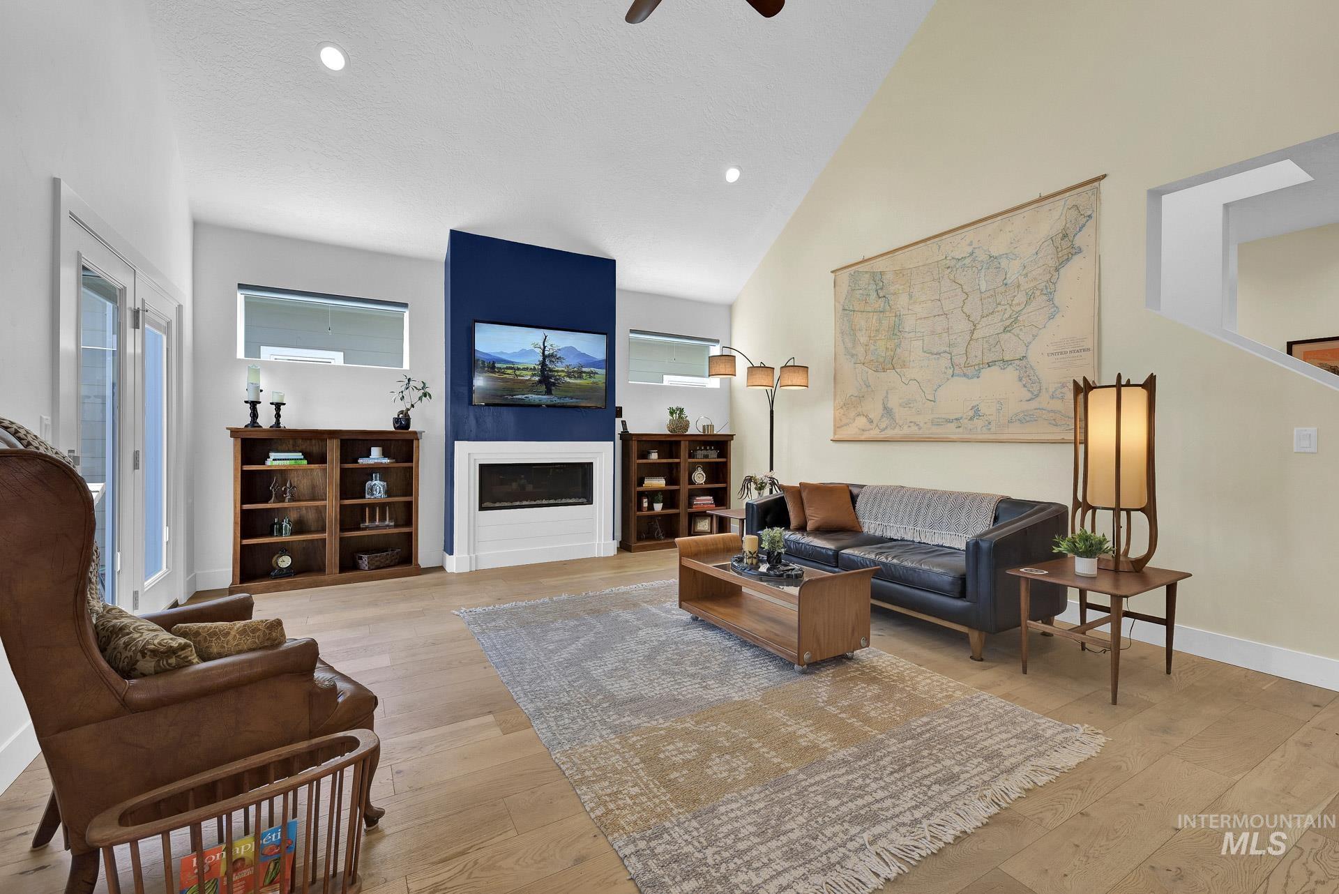 property viewer photo 5