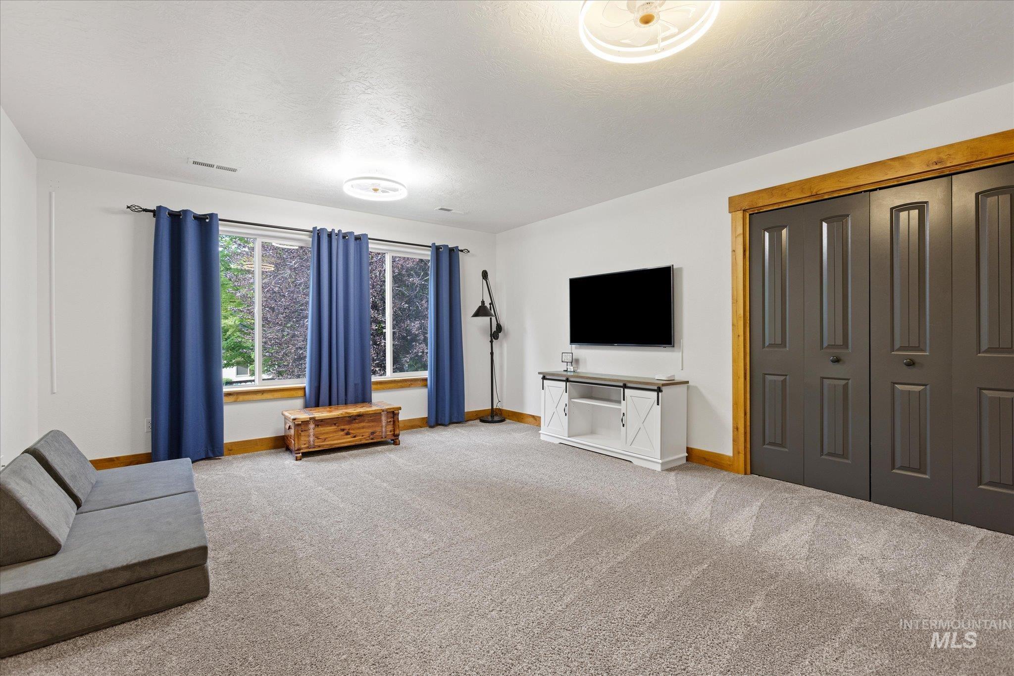 property viewer photo 25
