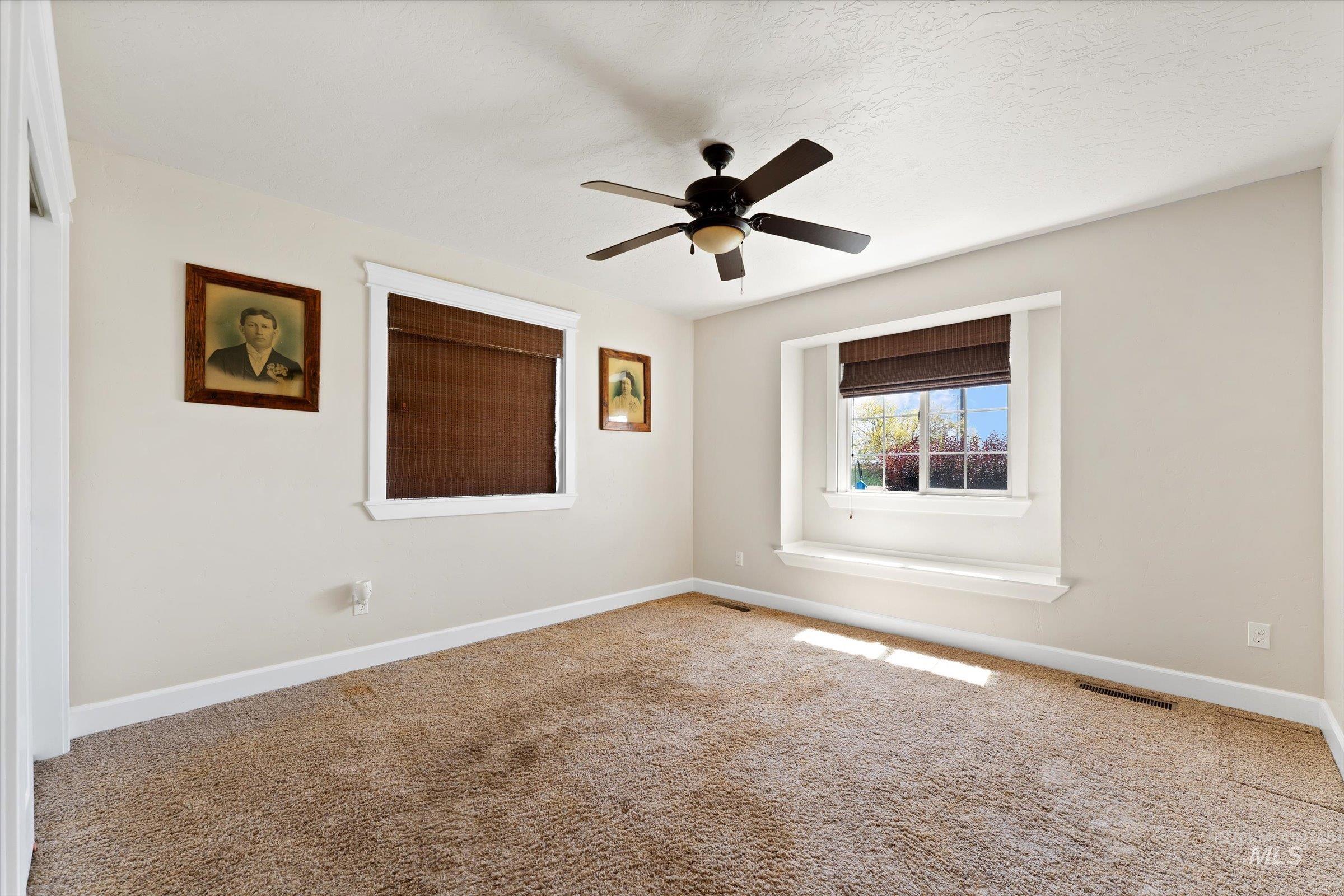 property viewer photo 16