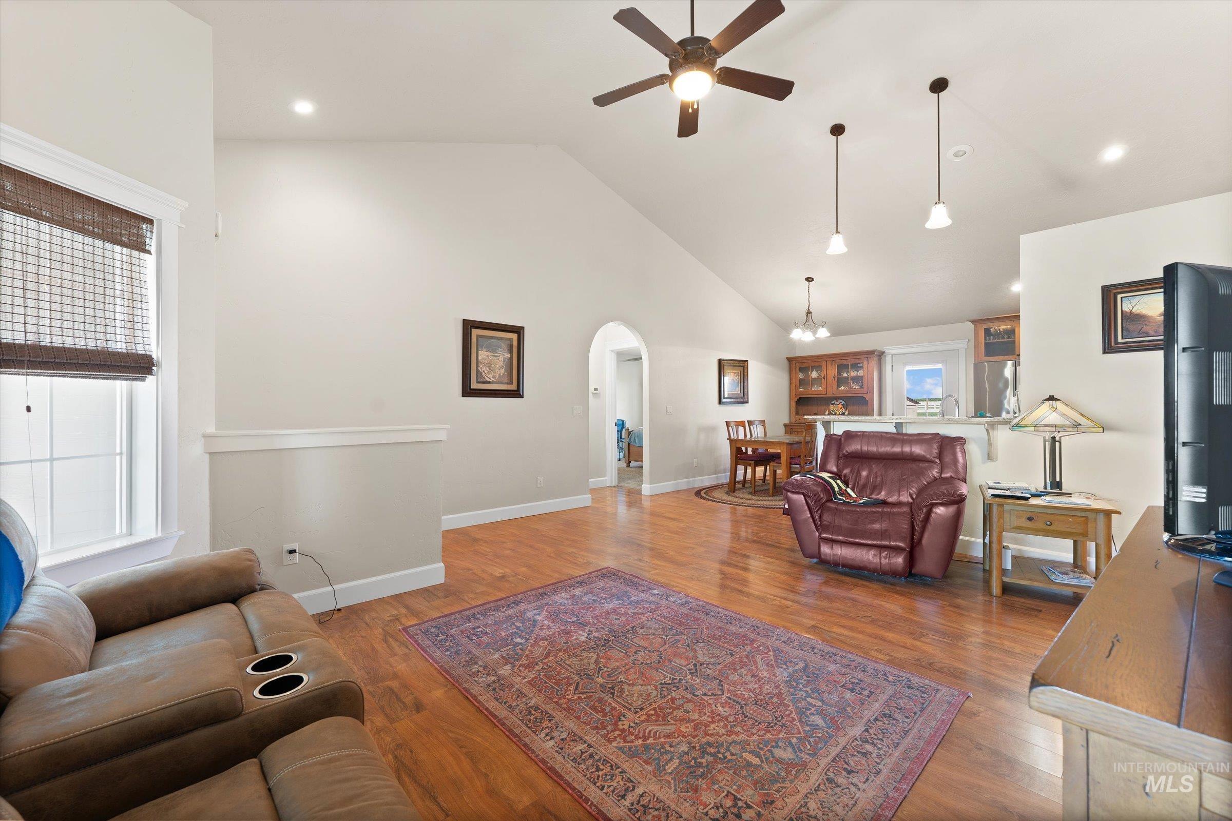 property viewer photo 3