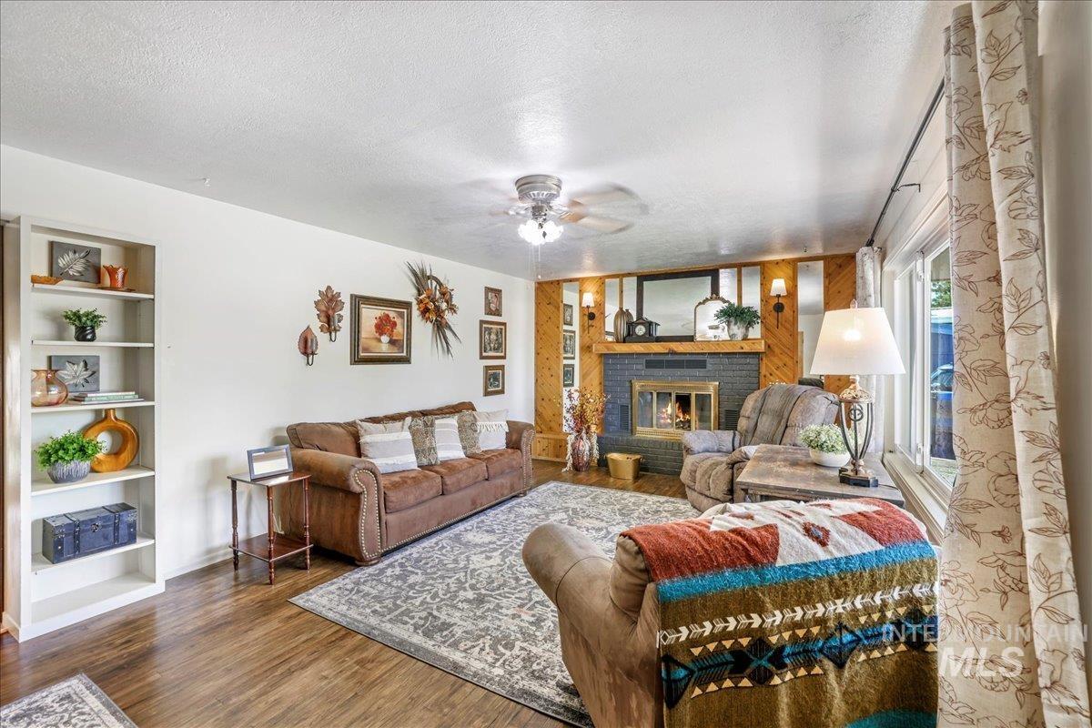 property viewer photo 3