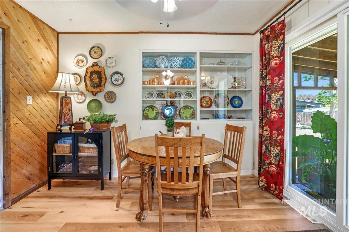 property viewer photo 7