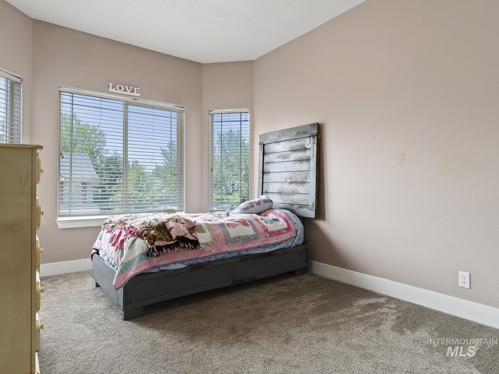 property viewer photo 13