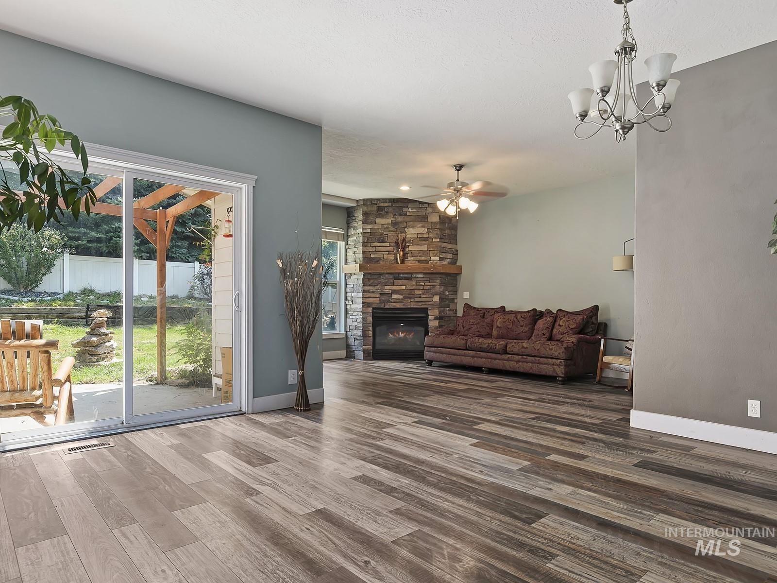 property viewer photo 6