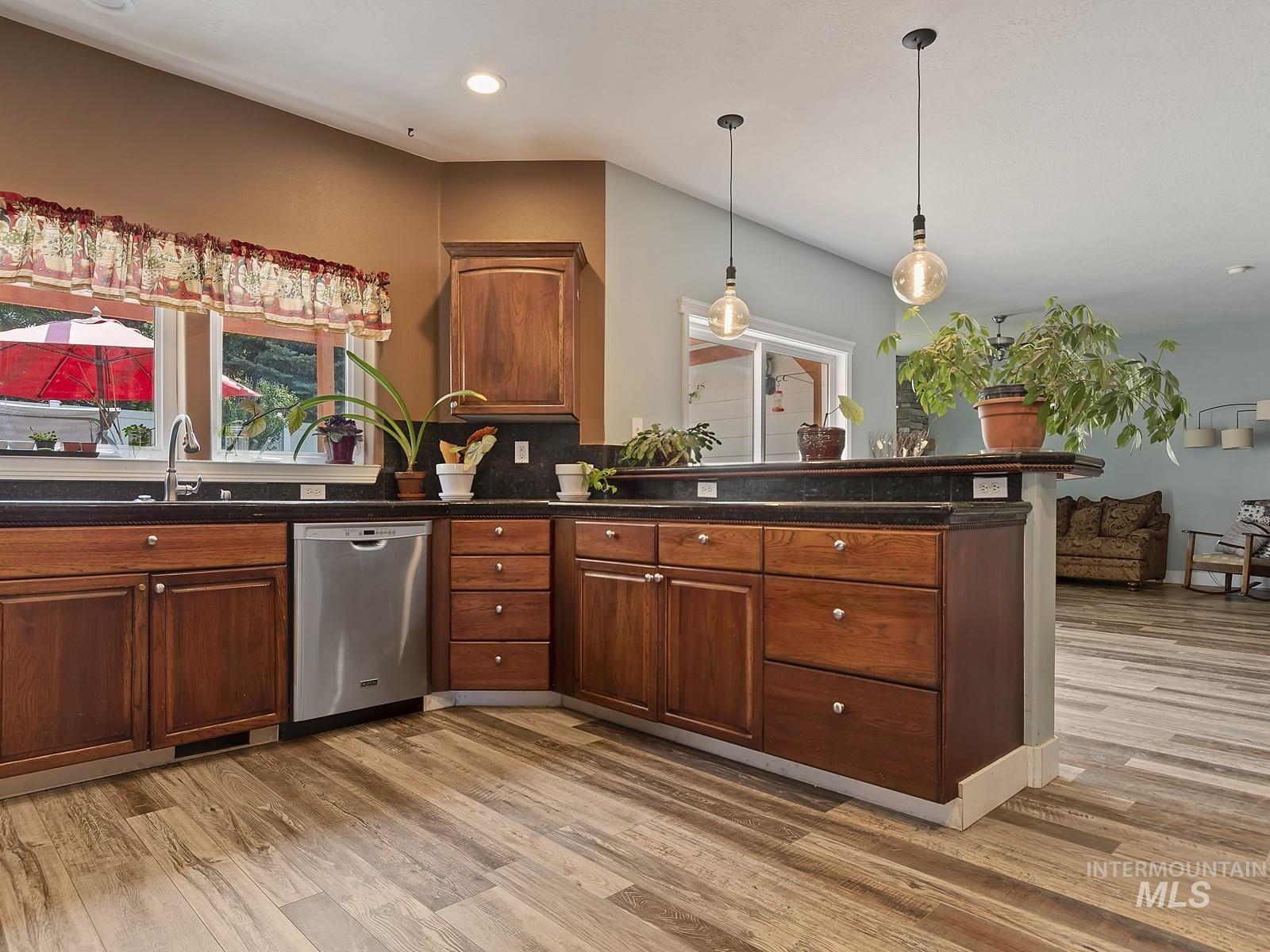 property viewer photo 7