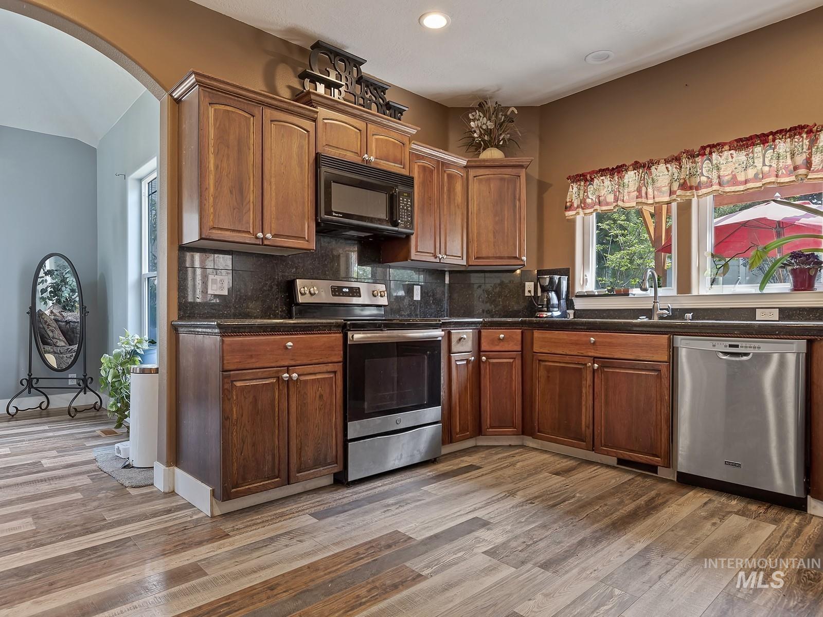 property viewer photo 9