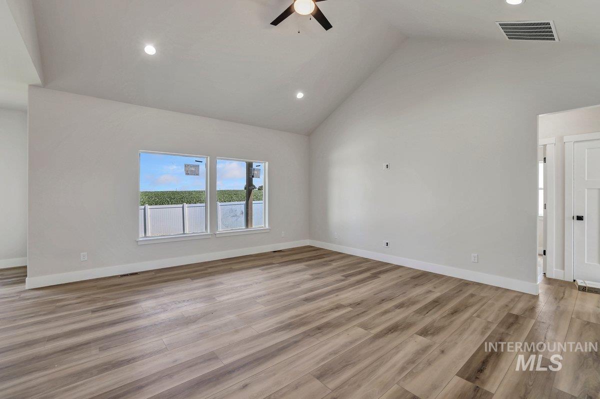 property viewer photo 15