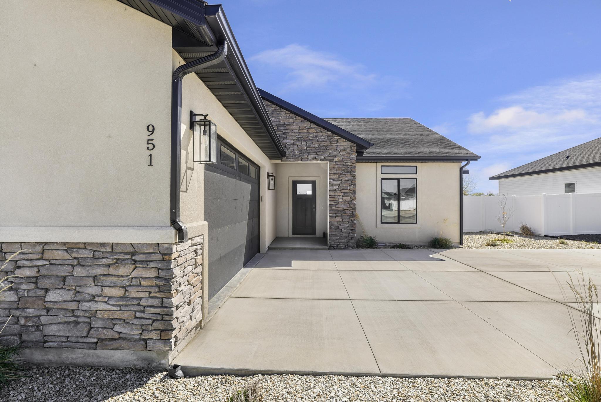 property viewer photo 2