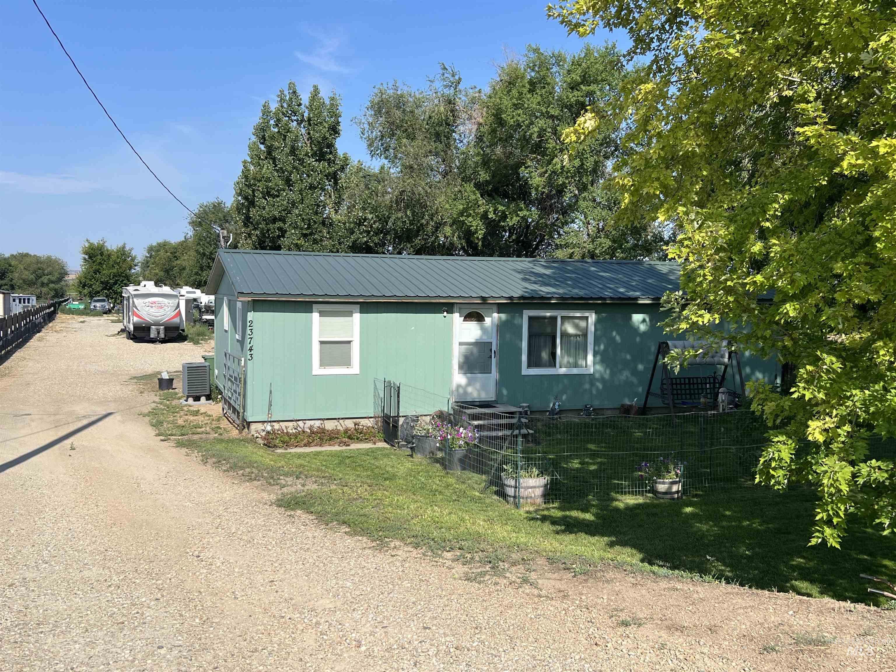 main property photo 18