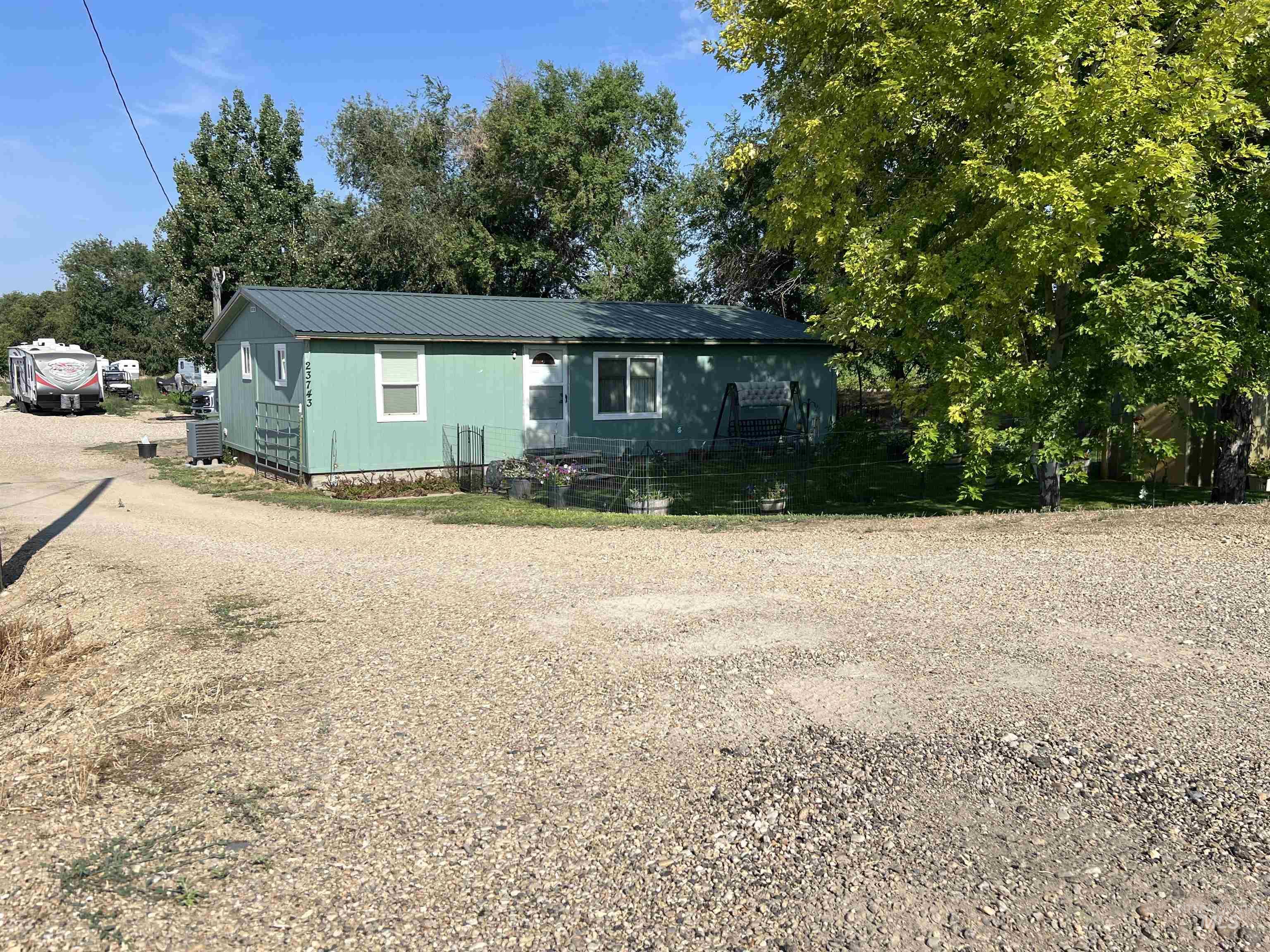 main property photo 20