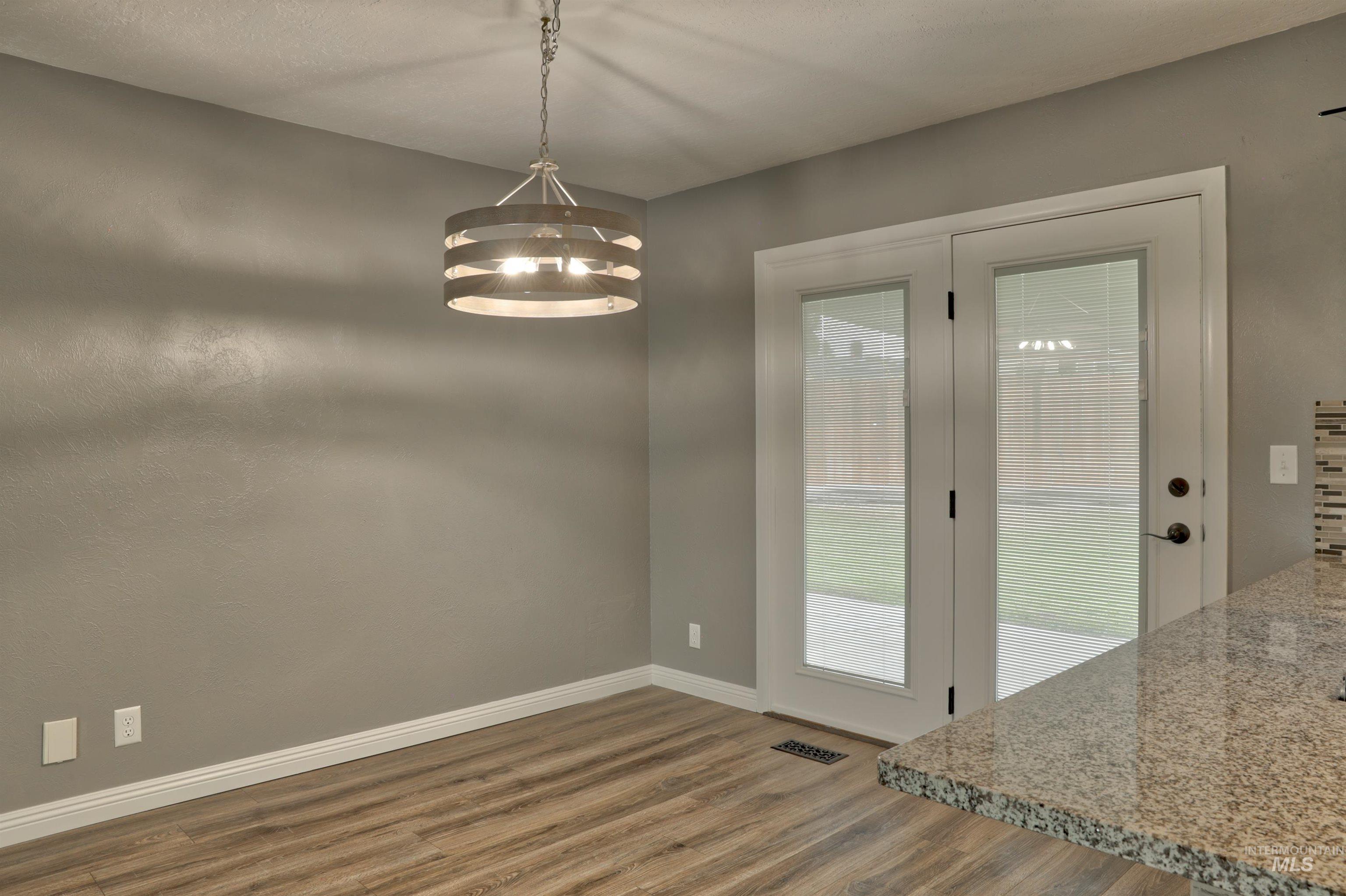 property viewer photo 12