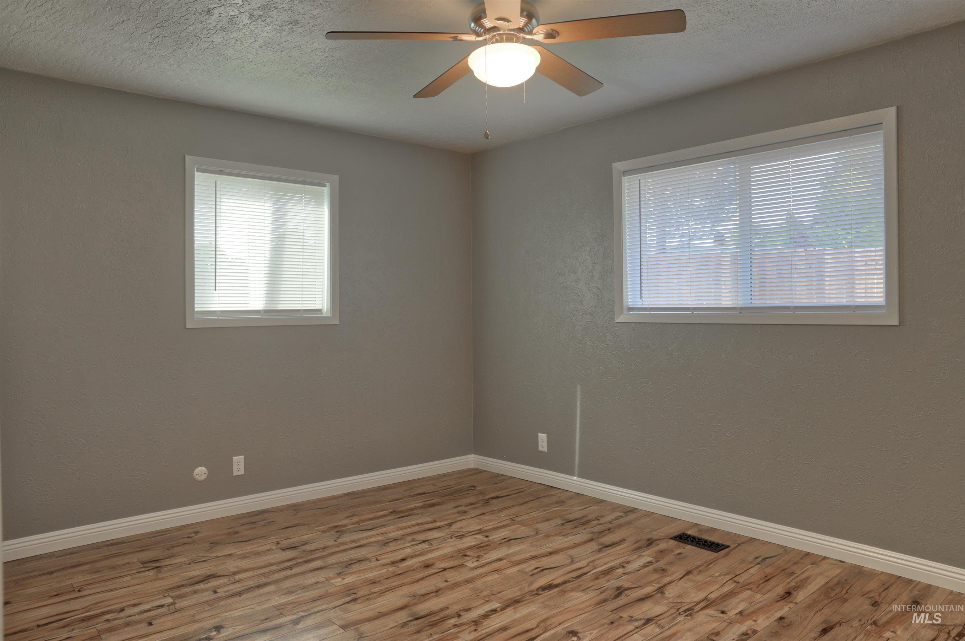 property viewer photo 17