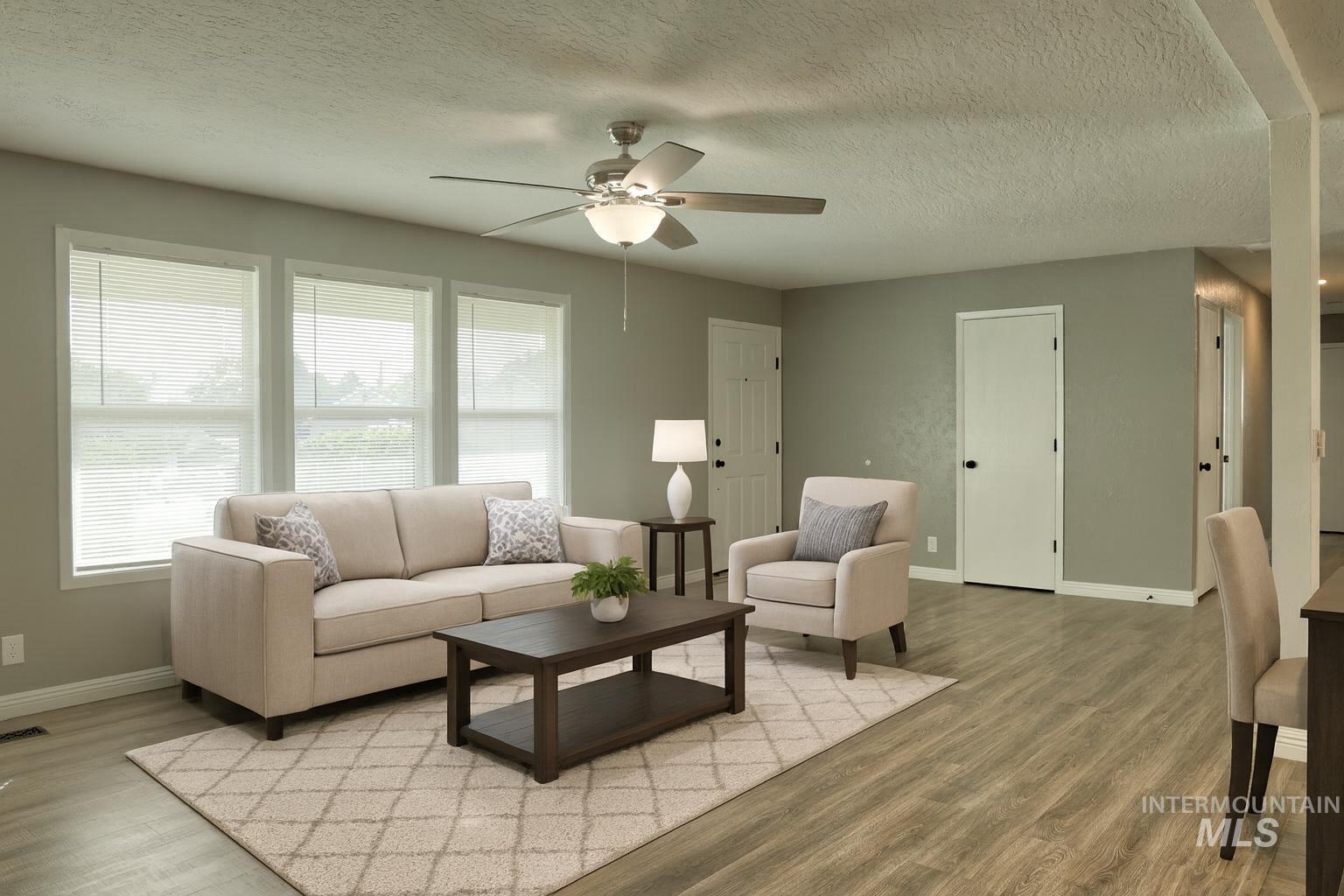 property viewer photo 3
