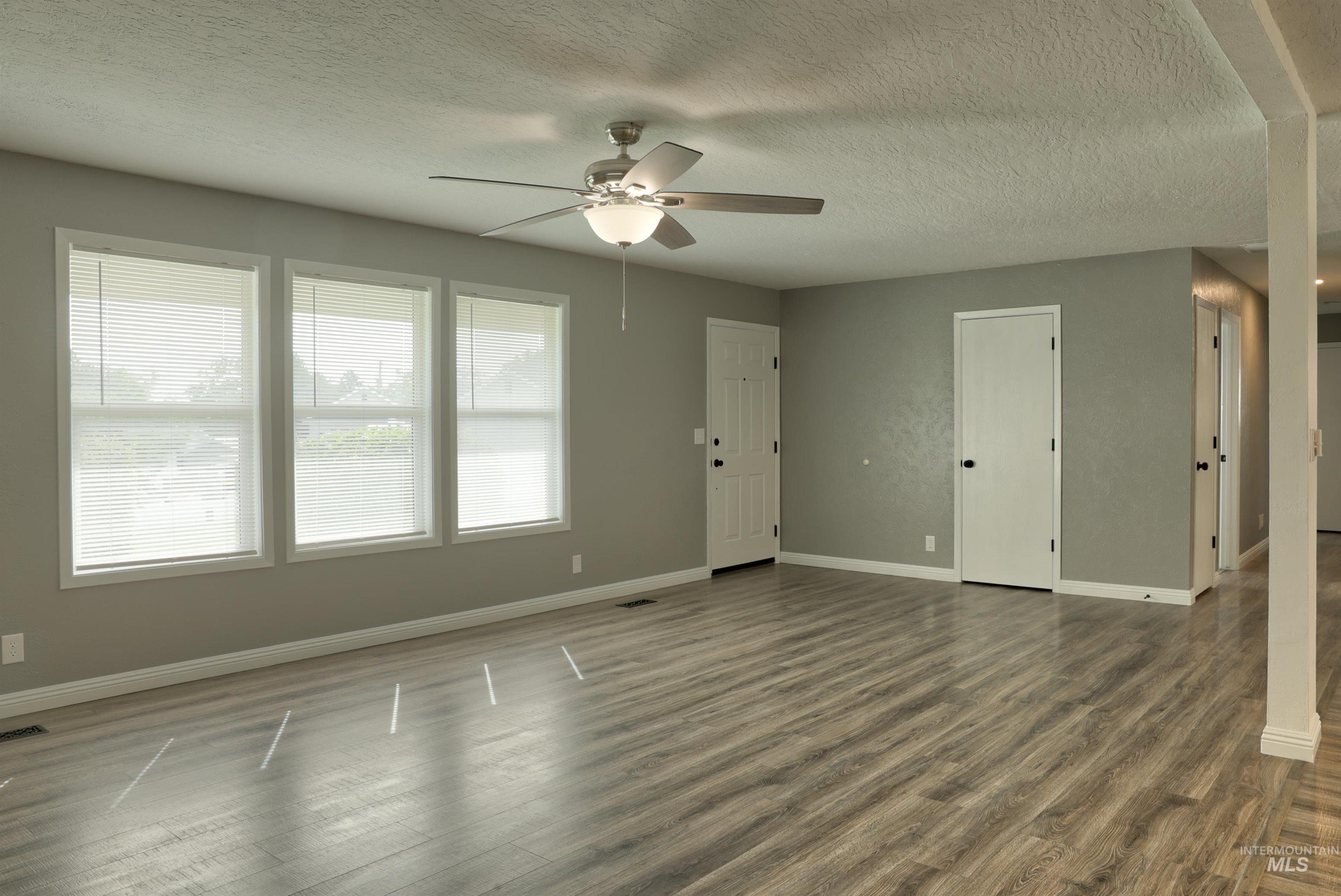 property viewer photo 4